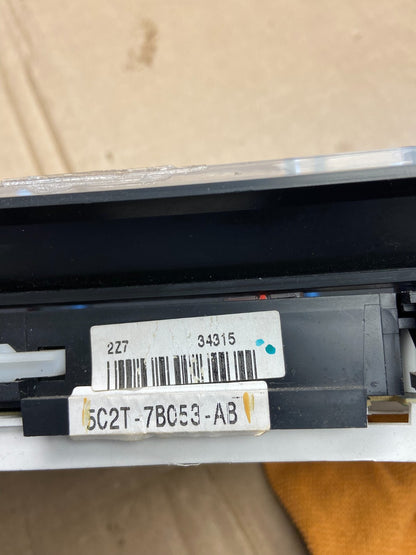 2004 to 2007 Ford E150 E250 E350 Gauge Speedometer Cluster ad7076 DG6