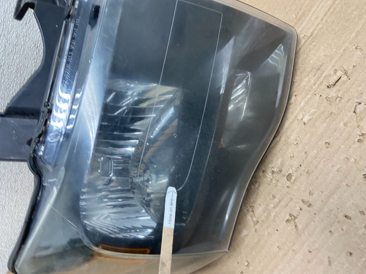 2007 to 2014 Ford Expedition Right Passenger RH side Headlight Halogen AB1135 DW4