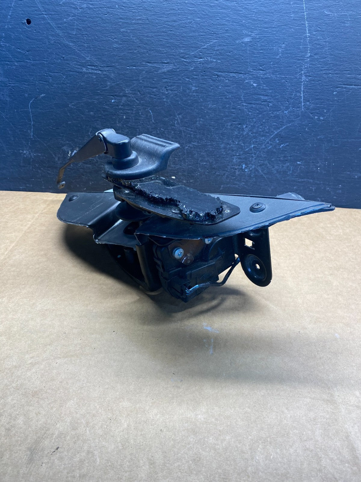 2003 to 2008 Ford Expedition Navigator Rear Windshield Wiper Motor AD7441 DG3
