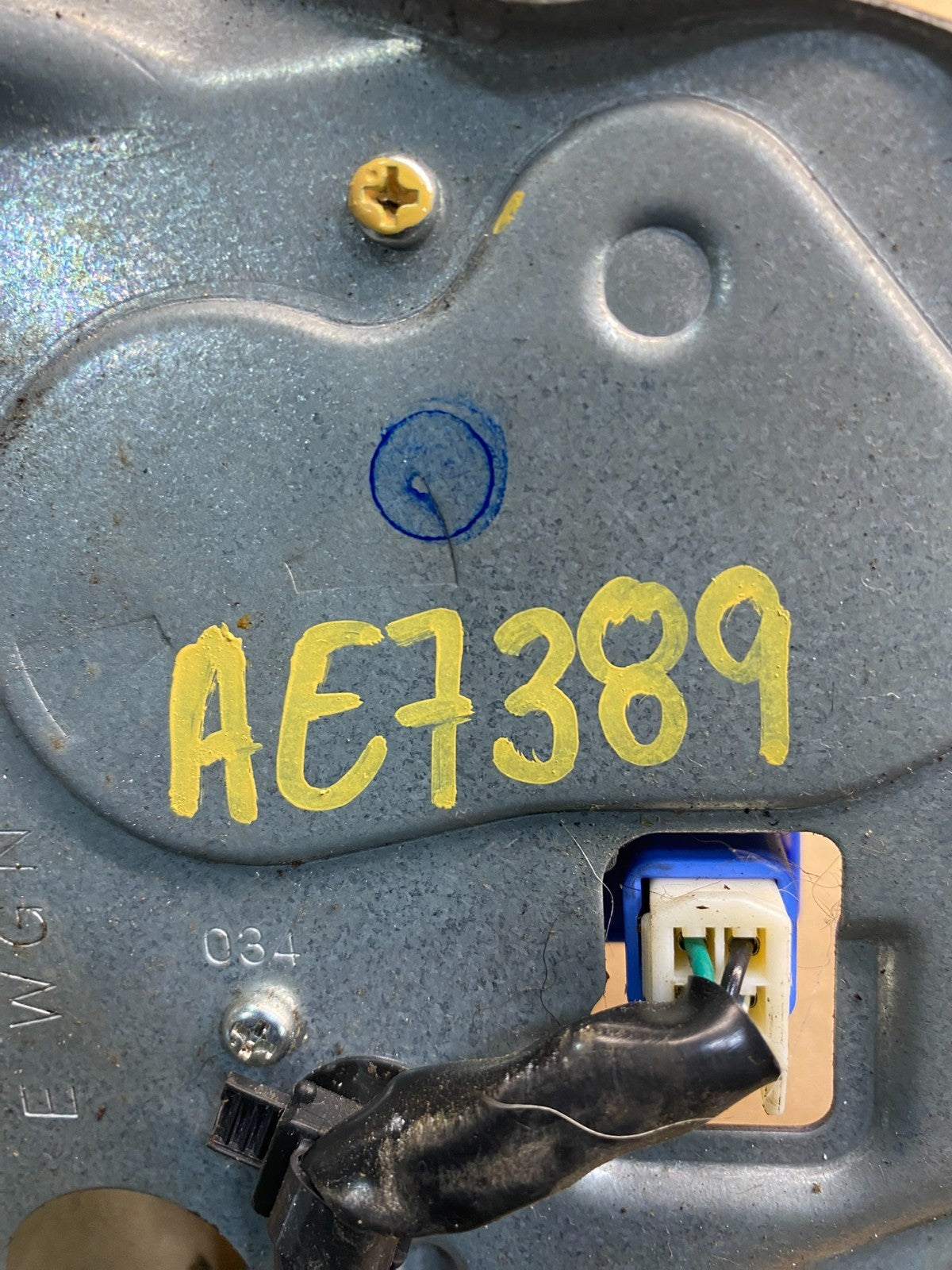 2010 to 2014 Subaru Outback Rear Windshield Wiper Motor AE73896