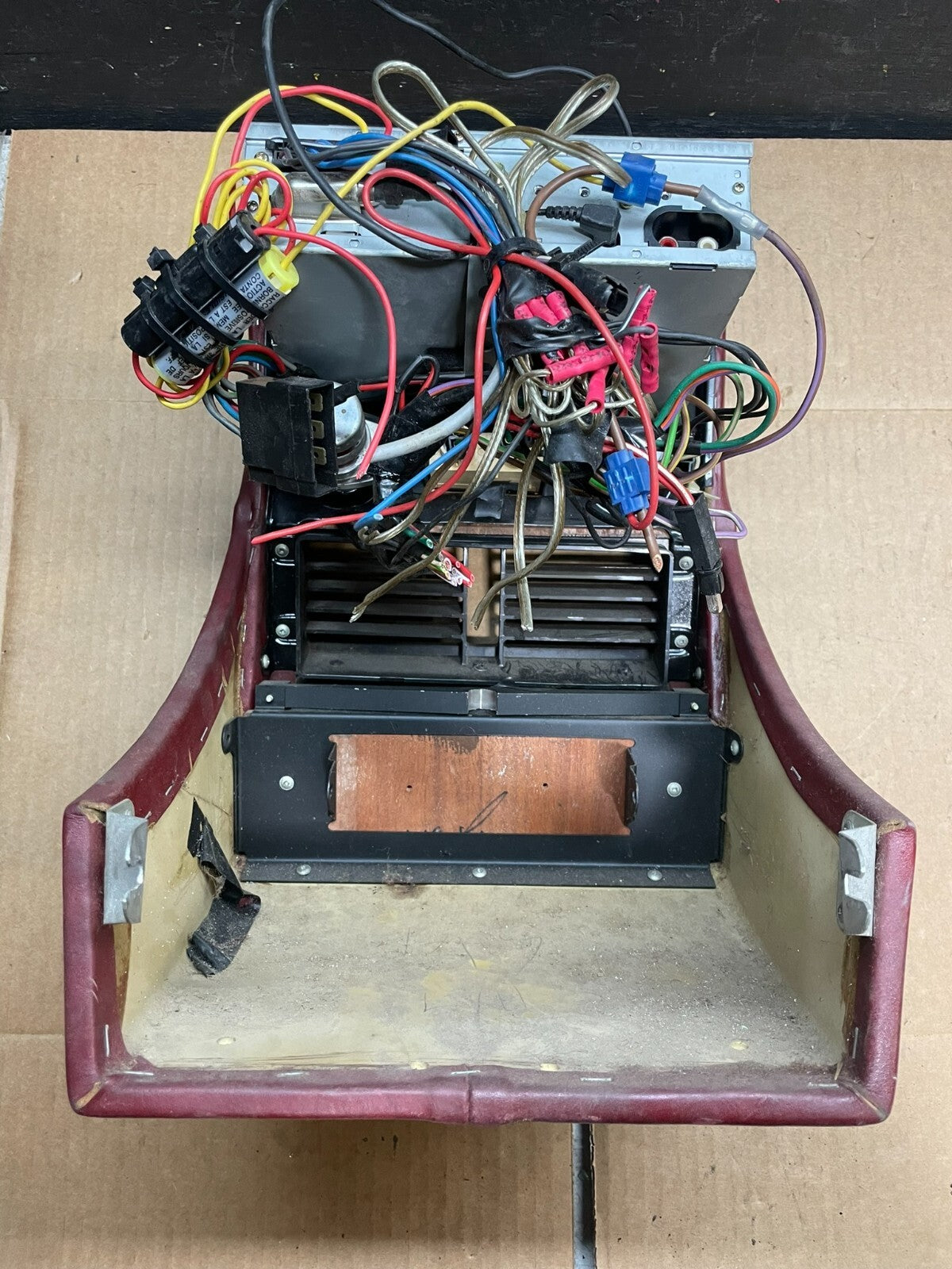 1982 to 1992 Rolls Royce Silver Radio Unit Console N42544