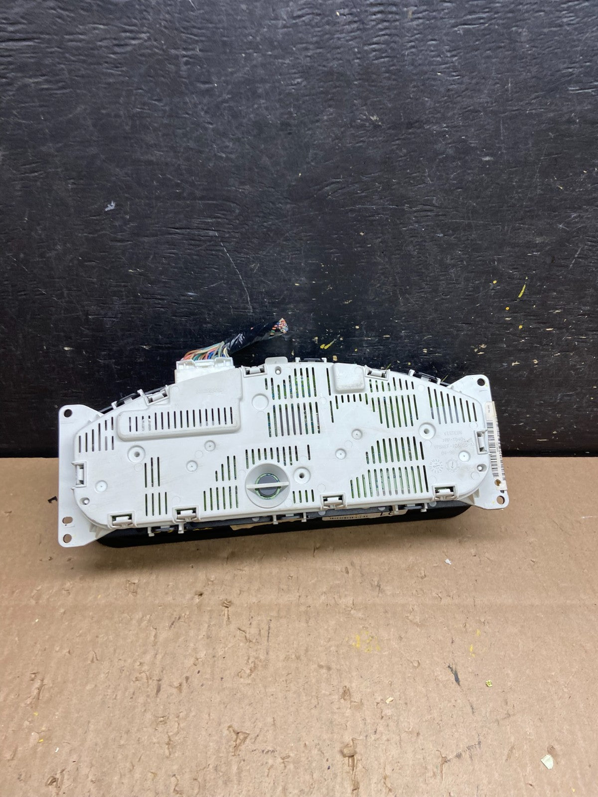 2005 to 2012 Nissan Pathfinder Frontier Xterra Speedometer Cluster Gauge T59693
