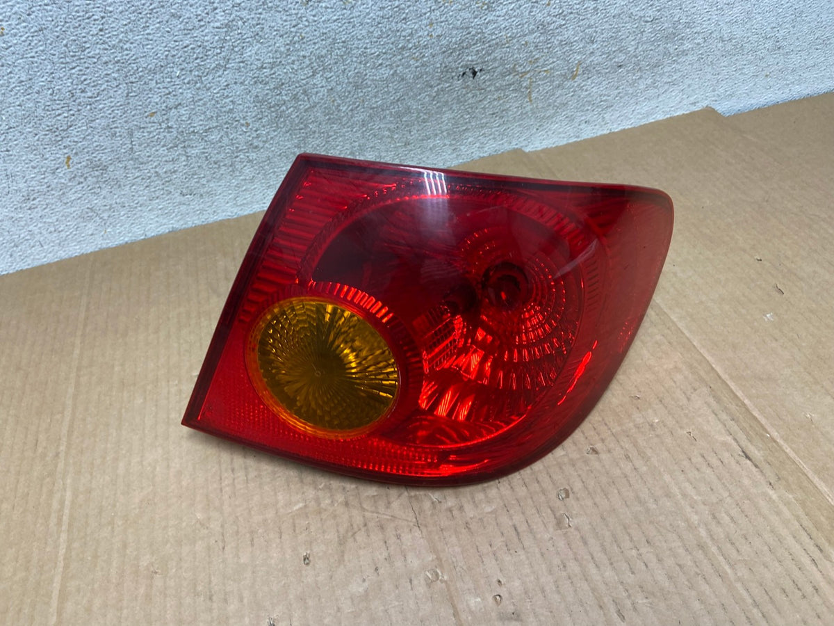 2003 to 2005 Toyota Corolla Right Passenger RH Side Tail Light AI5761 LK0