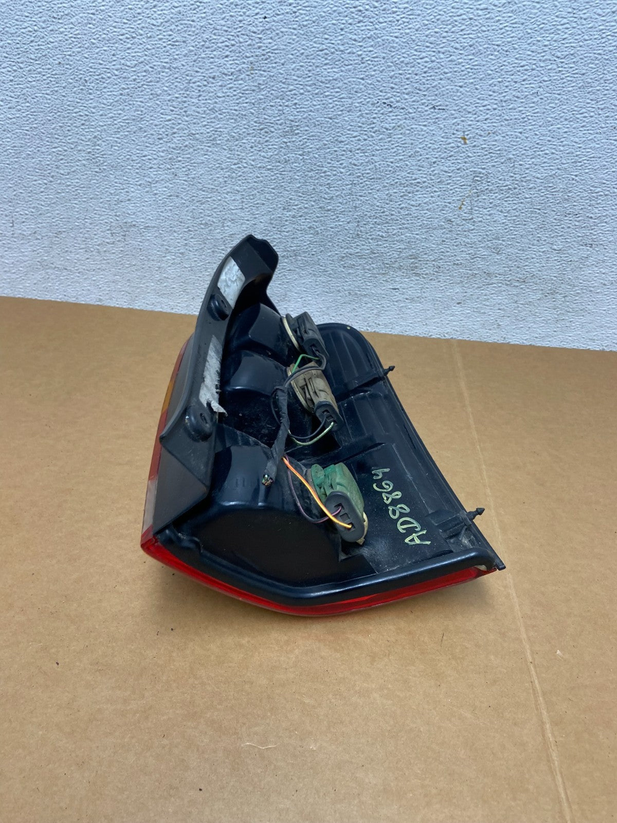 2001 to 2007 Ford Escape Left Driver Lh Side Tail Light AD8864 DW5
