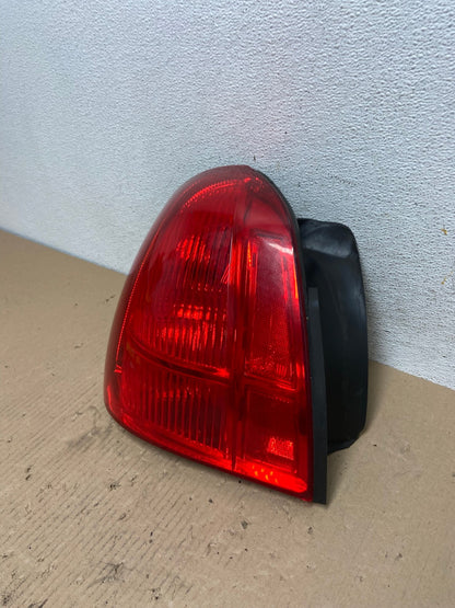 2003 to 2011 Lincoln Town Car Left Driver Lh Side Tail Light AE7331 LK1