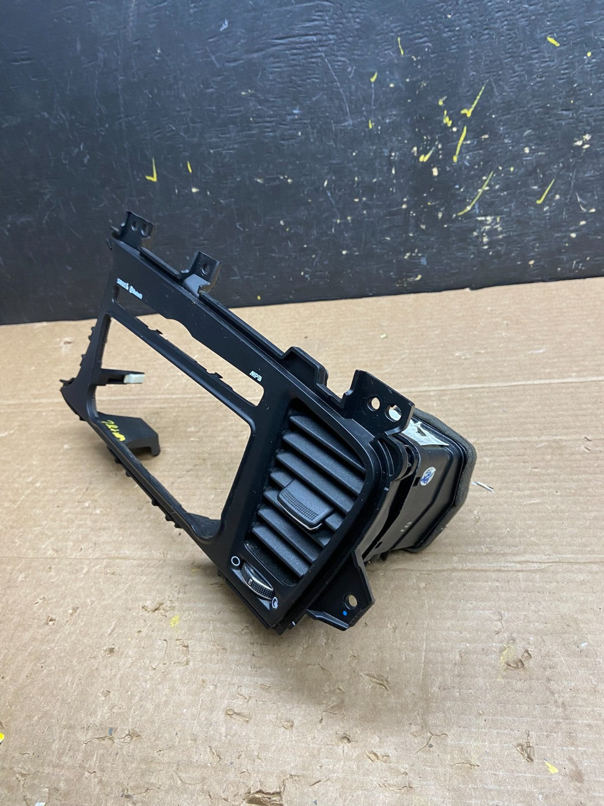 2011 2012 2013 Kia Optima Front  Dash Radio Bezel Trim Air Vent OEM W1782 DG2