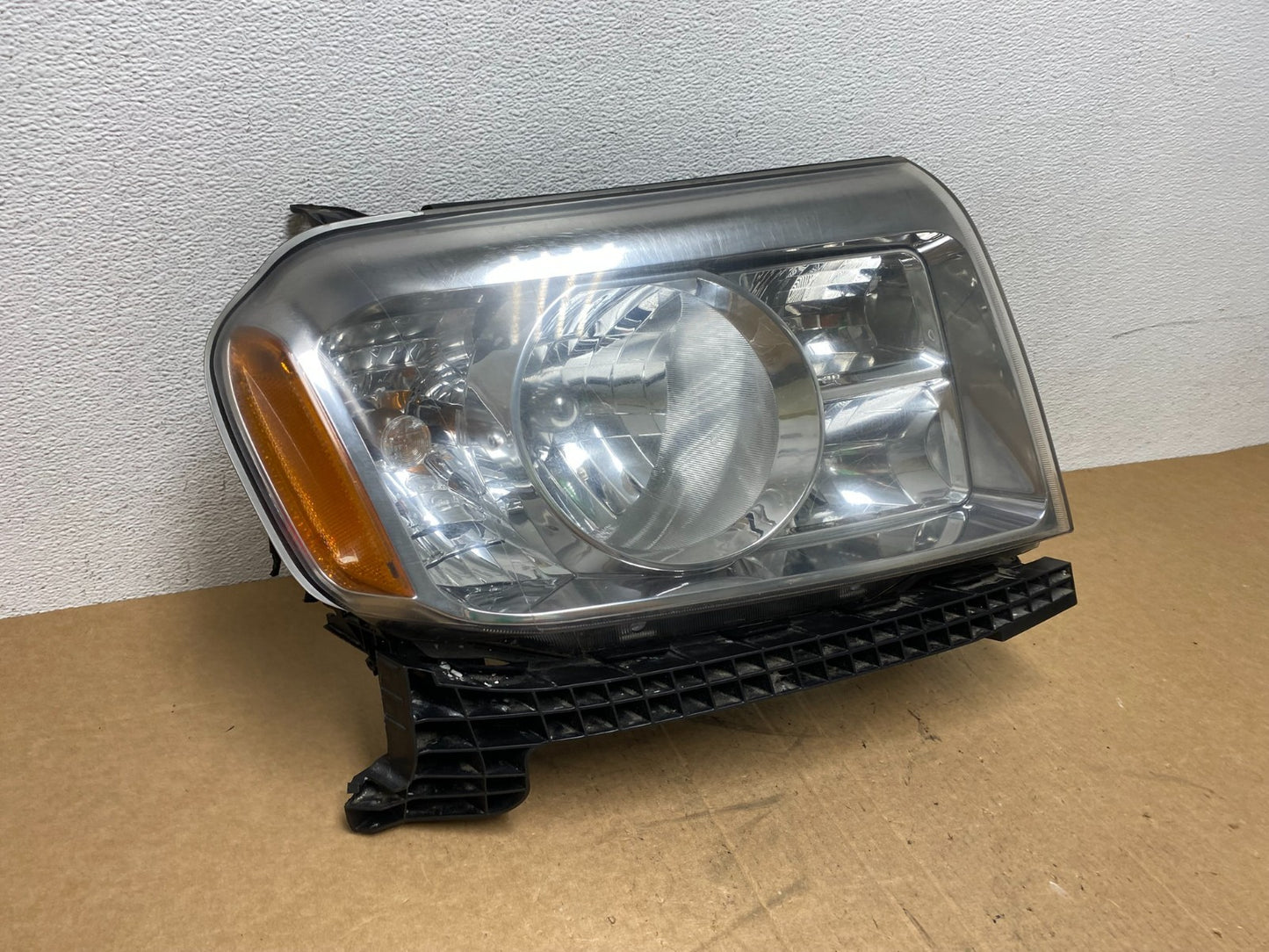 2009 2010 2011 Honda Pilot Right Passenger RH Halogen Headlight AD6251 DW2