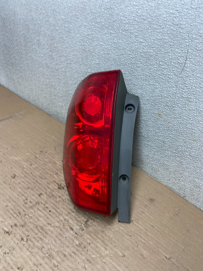 2003 2004 2005 Honda Pilot Left Driver LH Side Tail Light AA9465 LK1