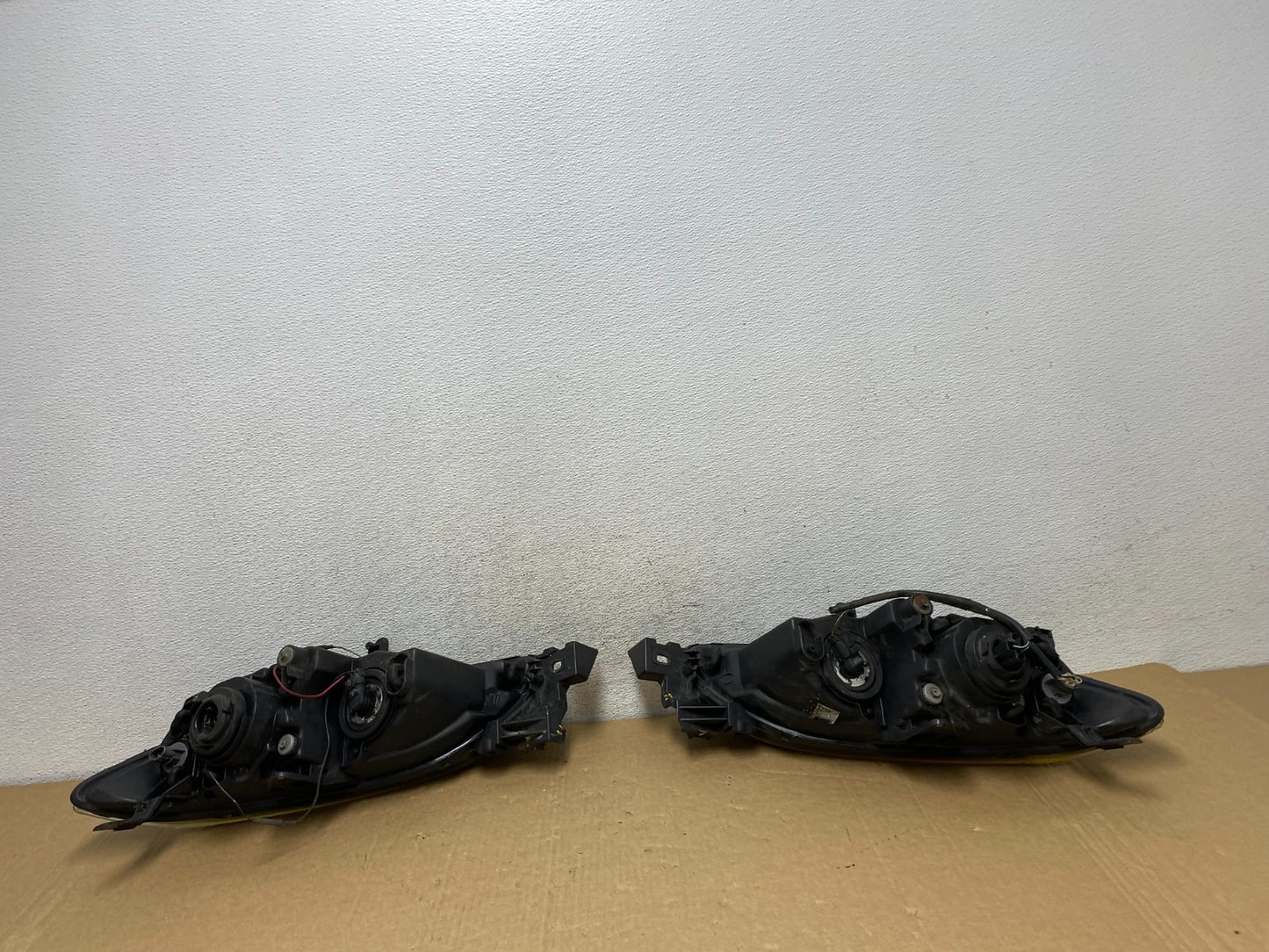 2004 to 2009 Mazda 3 Sedan Left+Right Side Halogen Headlights AF7319 DW11