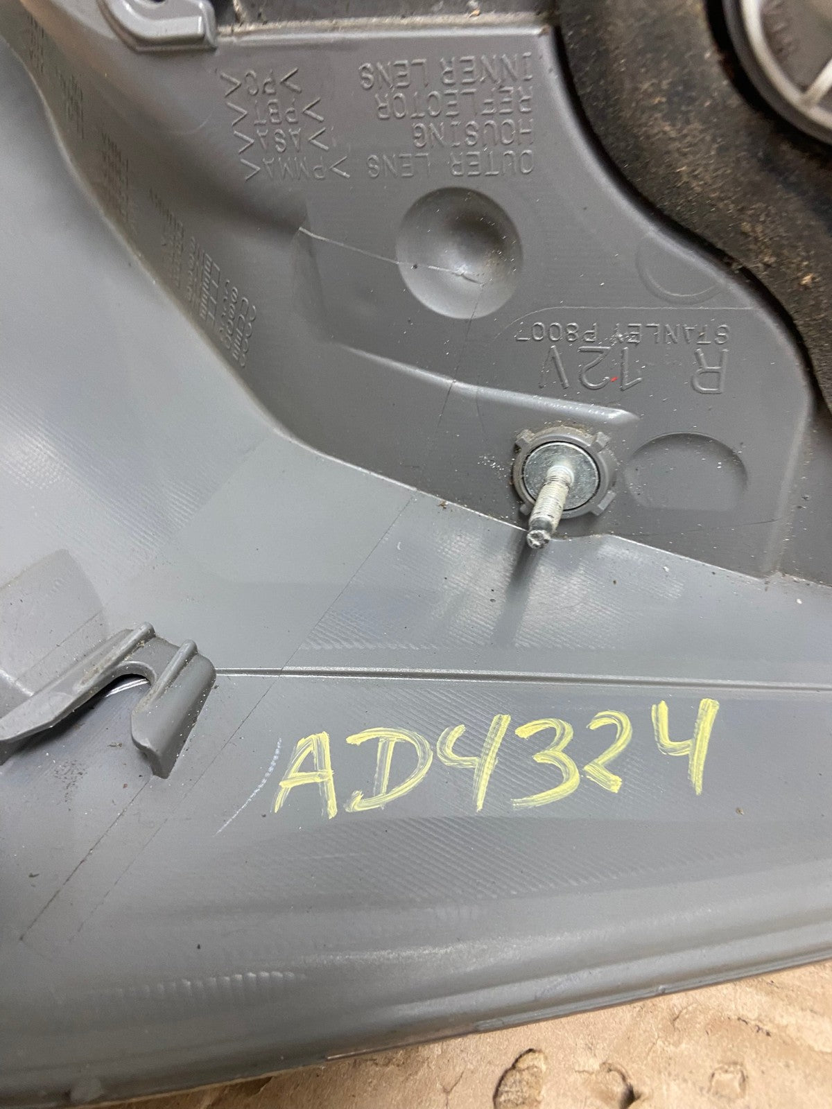 2010 2011 Toyota Prius Tail Light Right Passenger Side AD4324 LK7