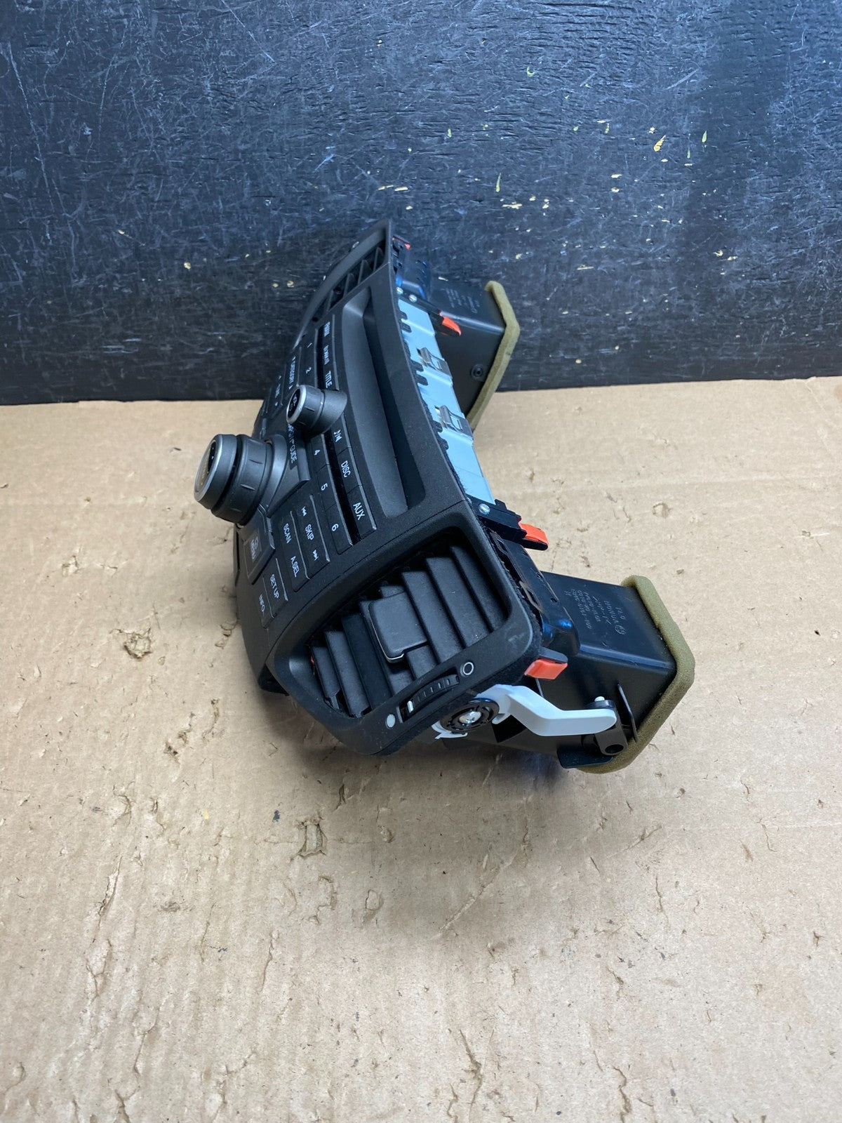 2009 to 2010 Acura TSX AM/FM CD Player Radio Audio System Air Vent AJ1625 DG2