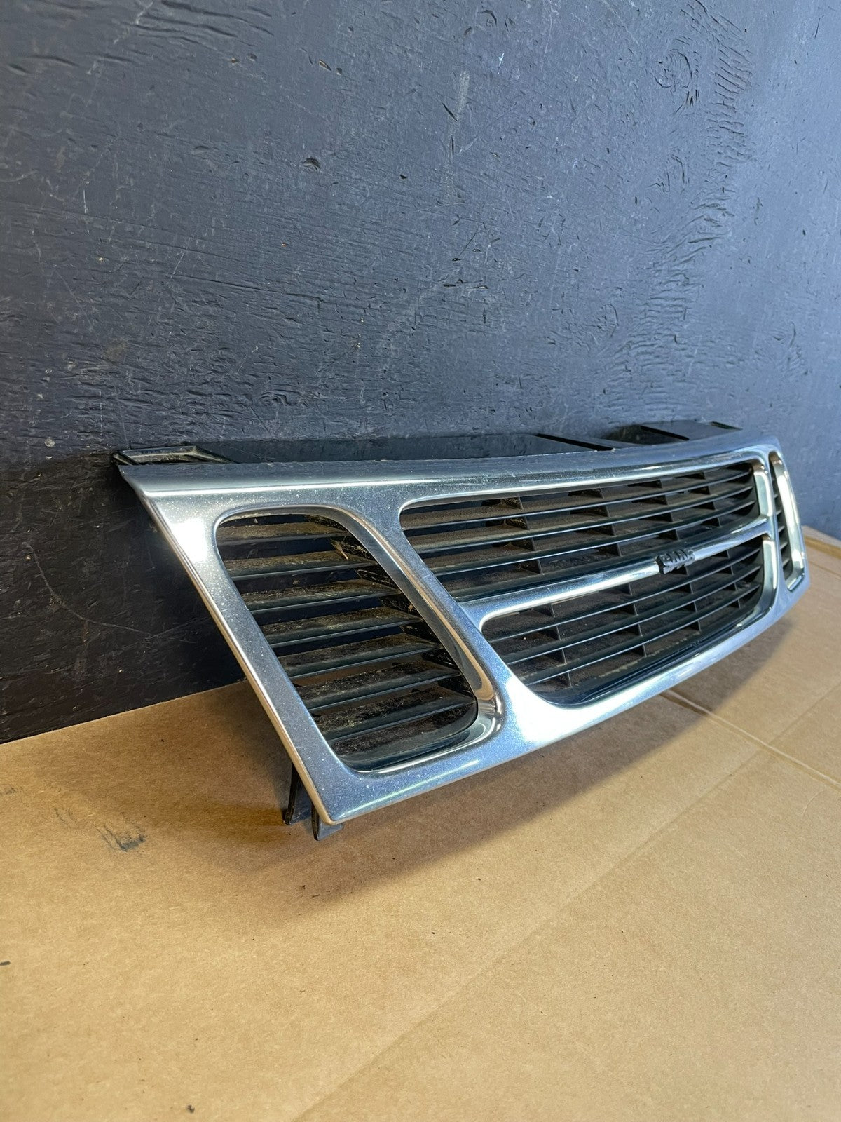 1994 to 1997 Saab 900 Front Upper Center Grille Grill AE0782 DG2