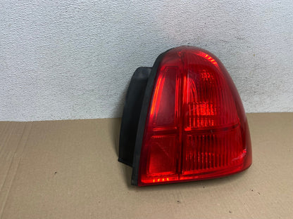 2003 to 2011 Lincoln Town Car Right Passenger Rh Tail Light AE9425 LK2