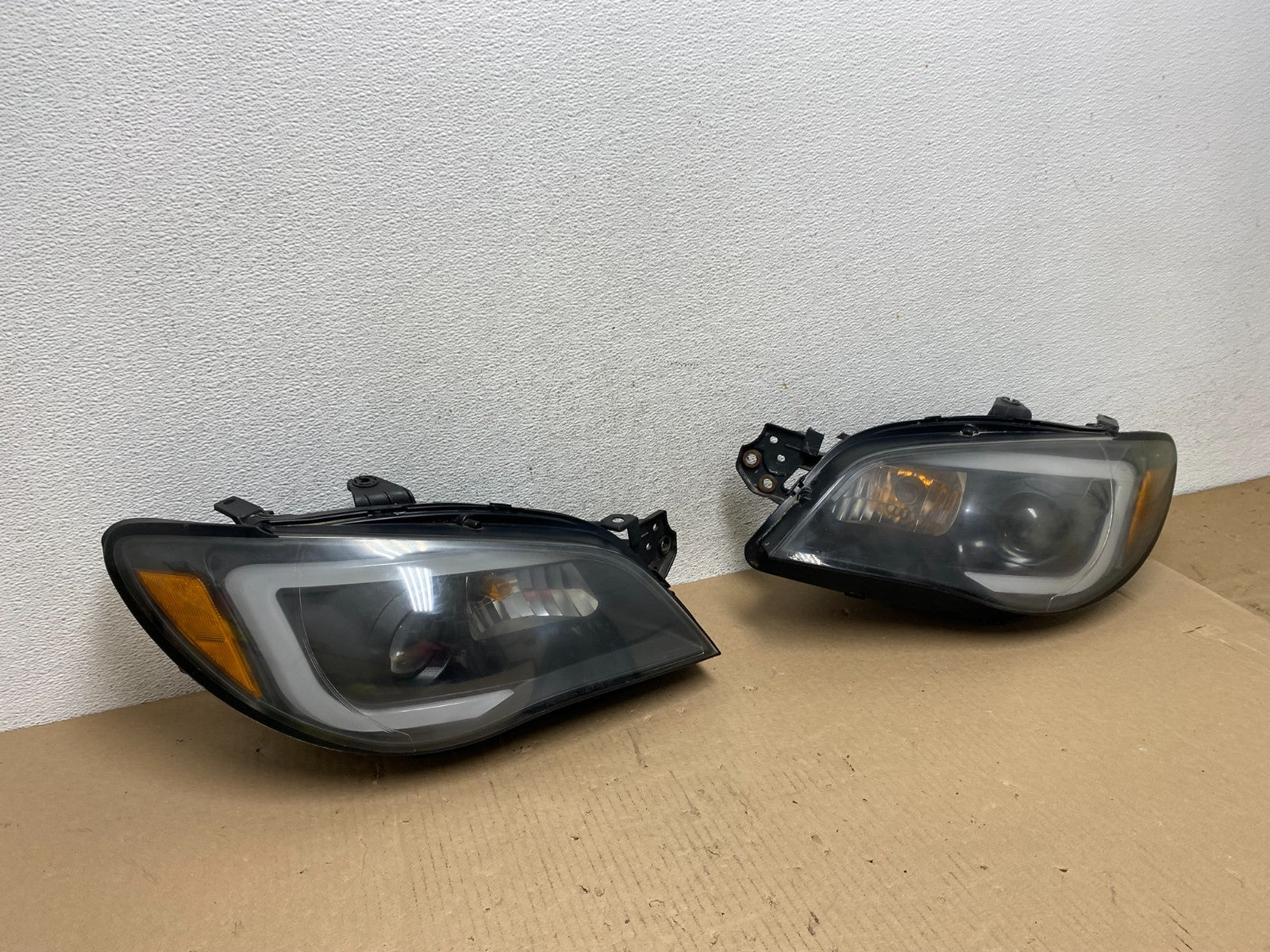 2006 to 2007 Subaru Impreza Left+Right Set Side Halogen Headlight AE7258 DG2