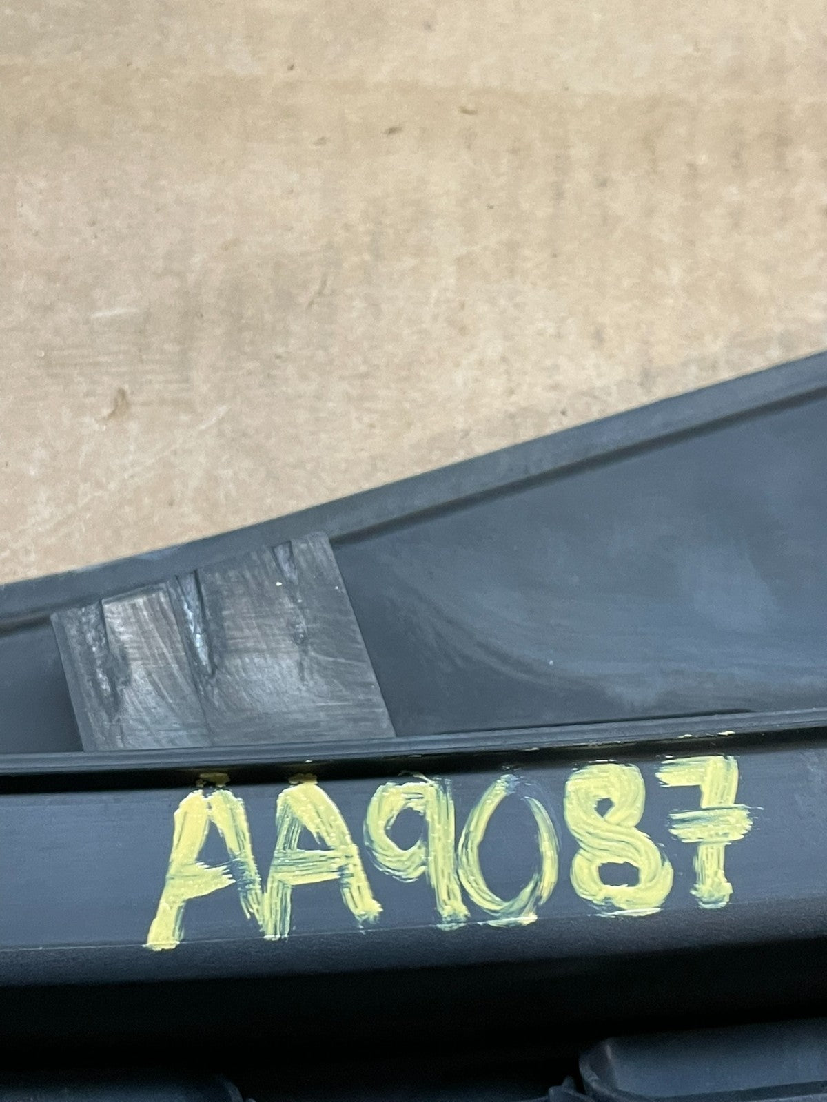 2007 - 2009 Mazda CX9 CX-9 Front Upper Grill Grille Emblem OEM aa9087 DG11