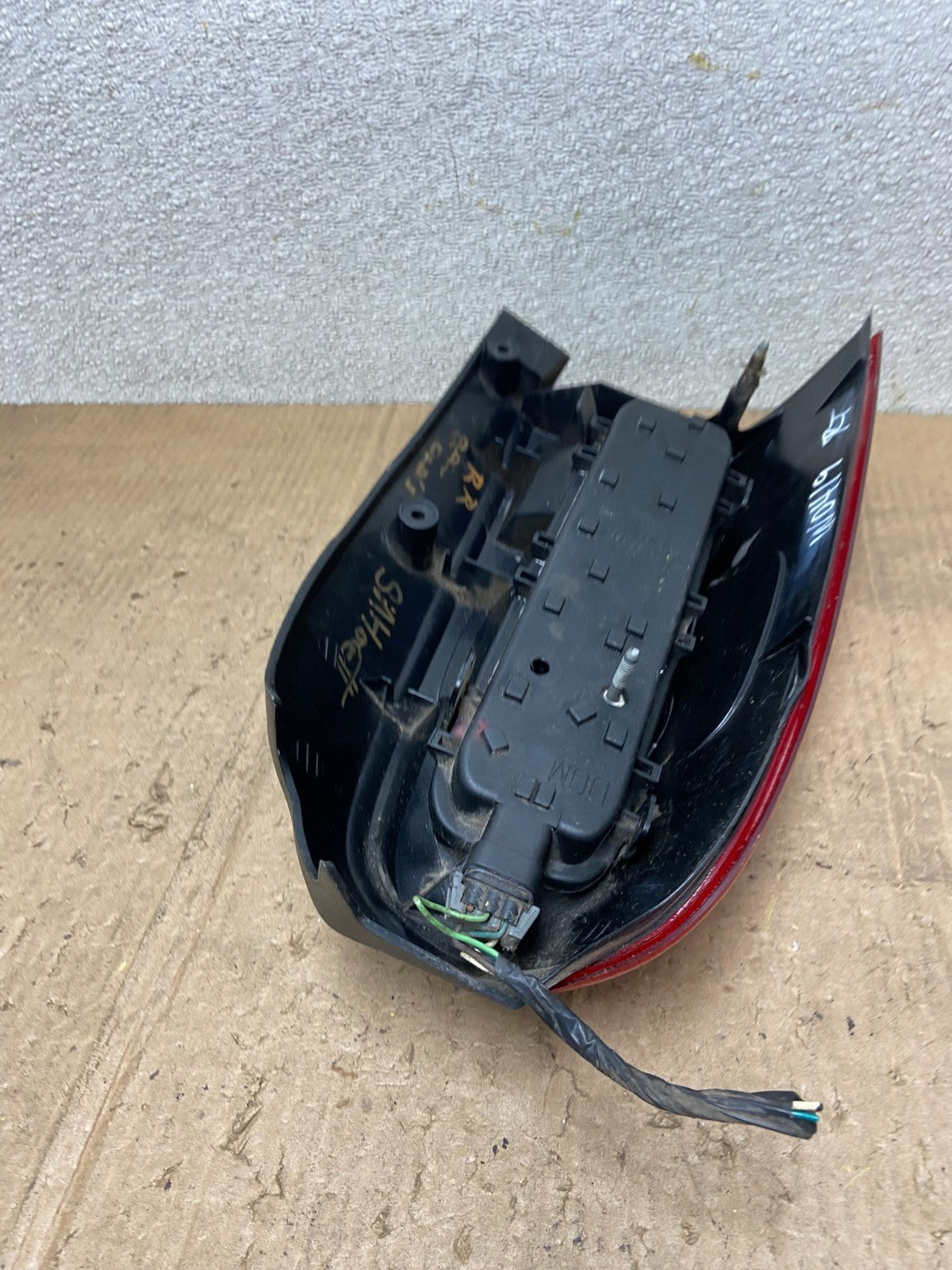 1997 - 2005 Pontiac Montana / Venture Right Passenger Tail Light  AA7180 LK5