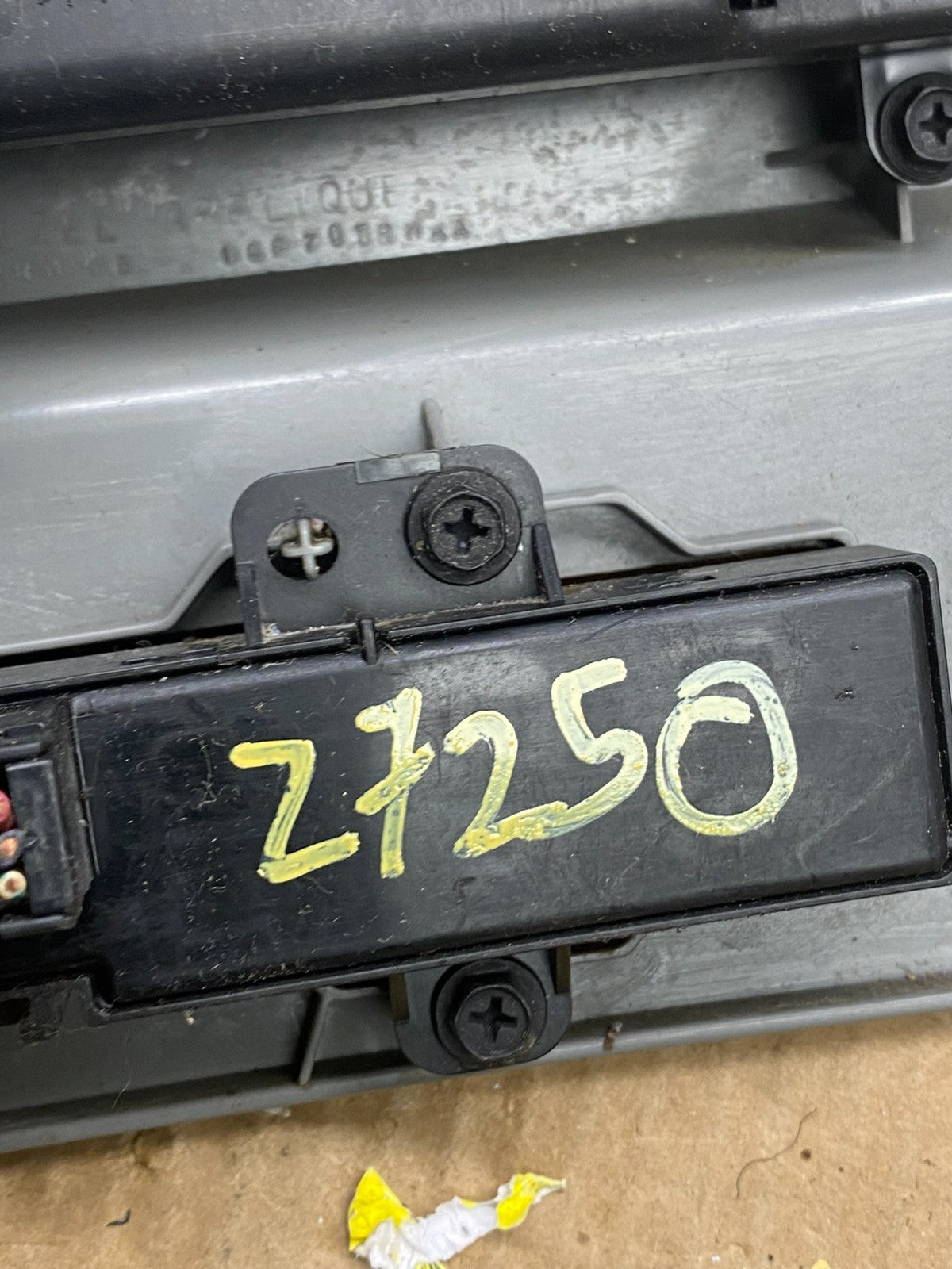 2007 to 2012 Dodge Nitro Dash Climate Temperature Control Radio Bezel Z7250 DG6
