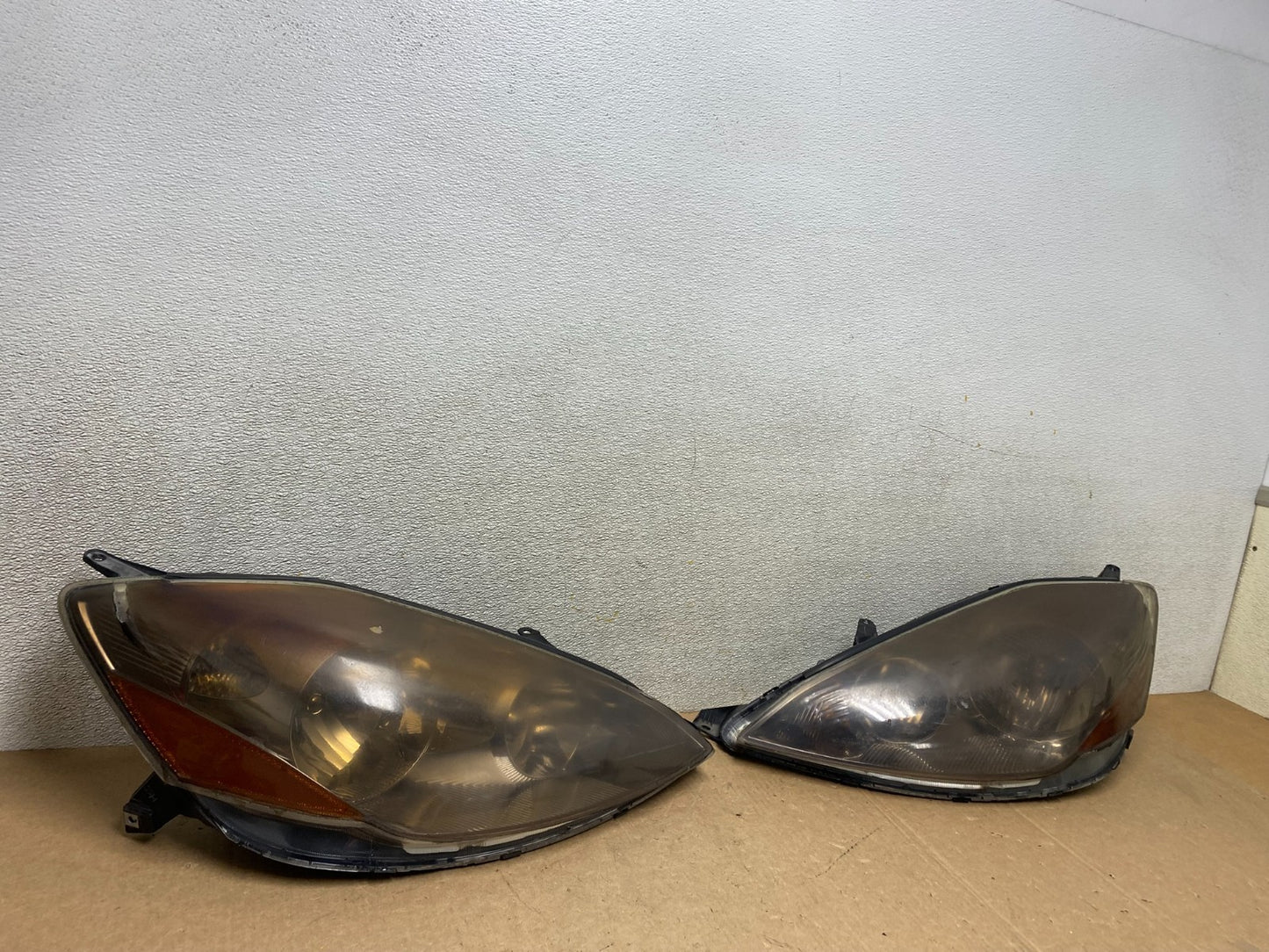 2006 to 2010 Toyota Sienna Left+Right Side Set Headlights Halogen W8729 DW2