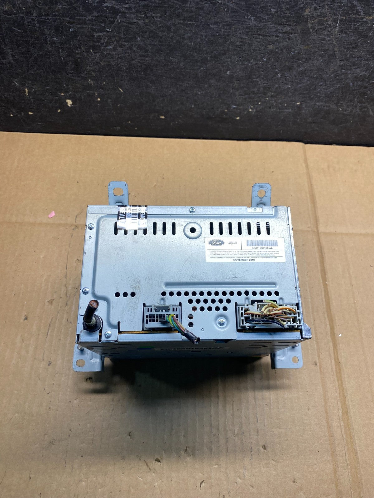 2011 2012 Ford Taurus Radio Stereo CD Player Receiver AM FM Audio AI9931 DW5