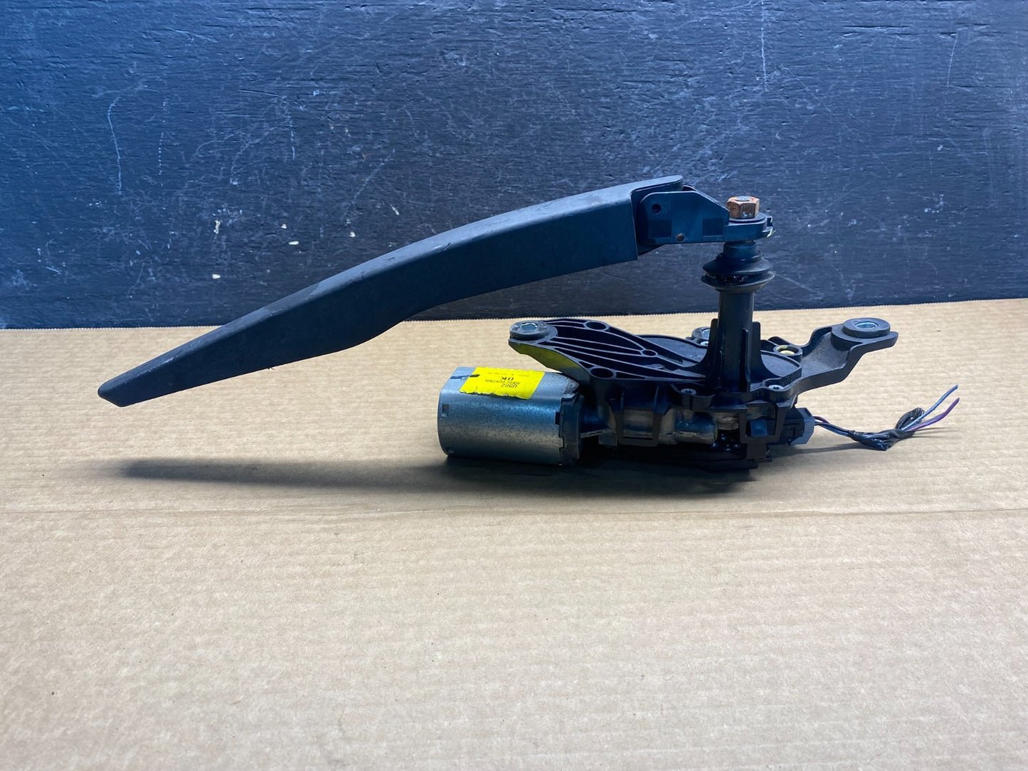 2011 to 2019 Ford Explorer Rear Windshield Wiper Motor AF6721 DG3