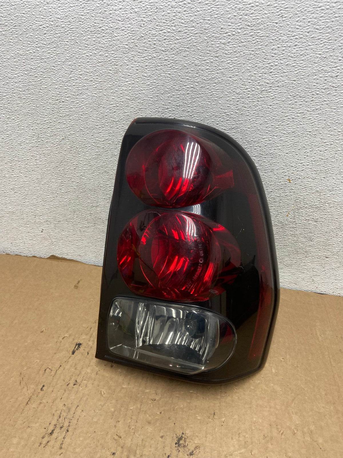 2002 to 2009 Chevrolet Trailblazer Right Passenger Rh Tail Light AG2130 LK0