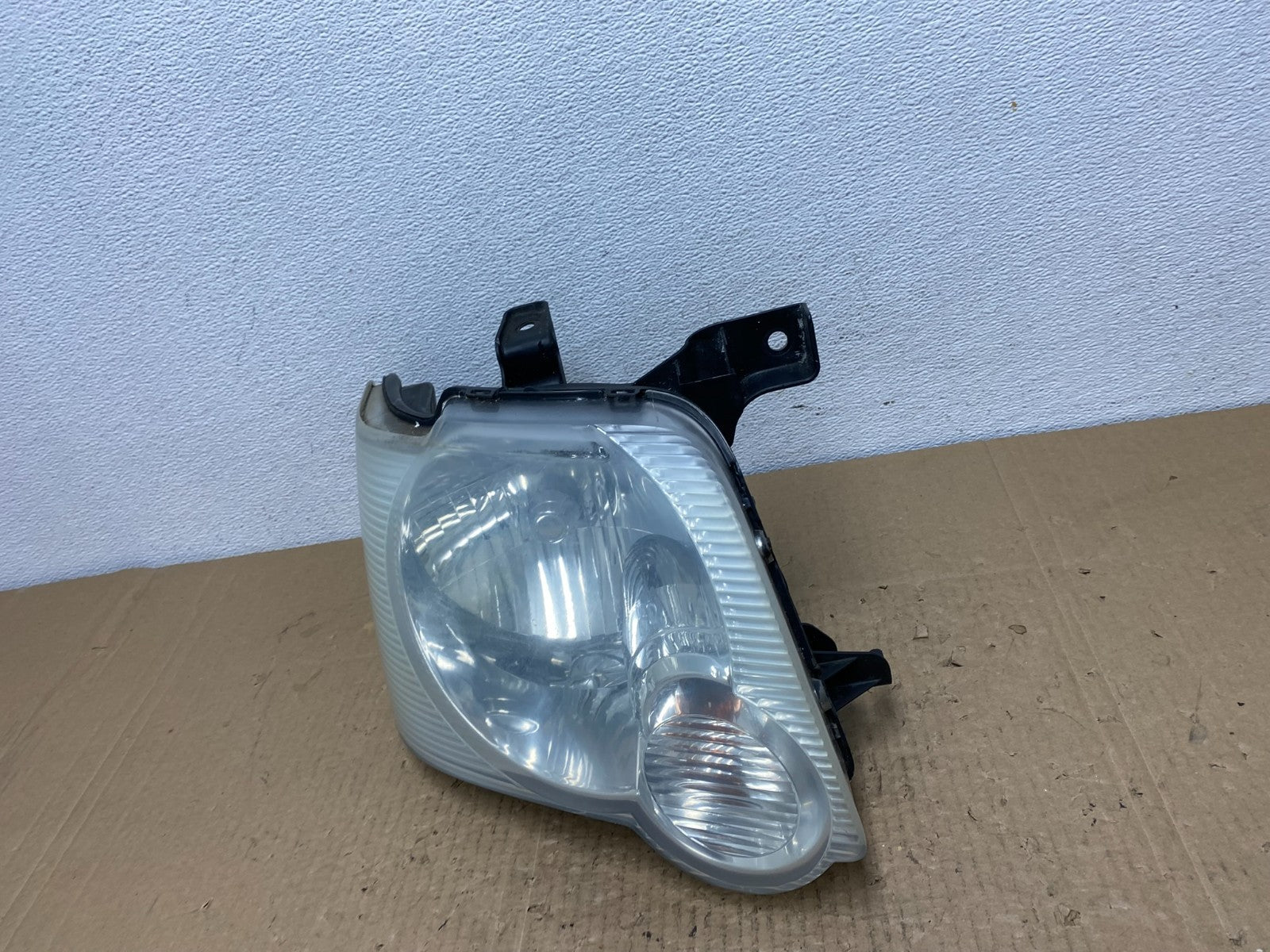 2006 to 2010 Ford Explorer Right Passenger Side Headlight AC3942 DW1