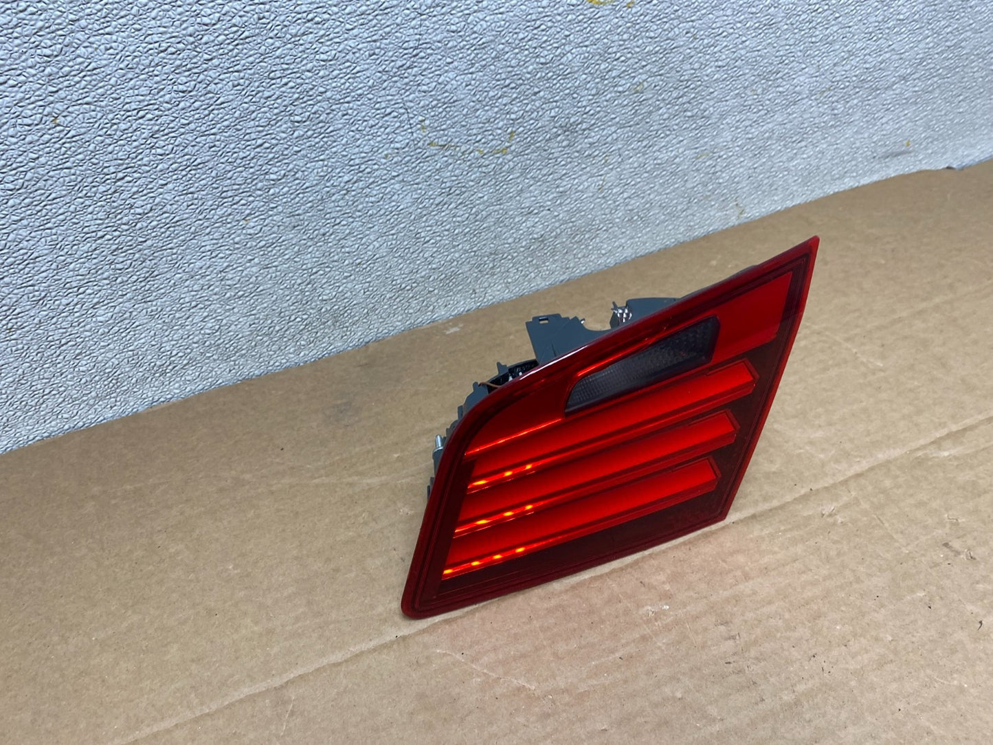 2011-2013 BMW 5 F10 Rear Right Passenger Rh Trunk Inner Tail Light OEM Z1304 DW2