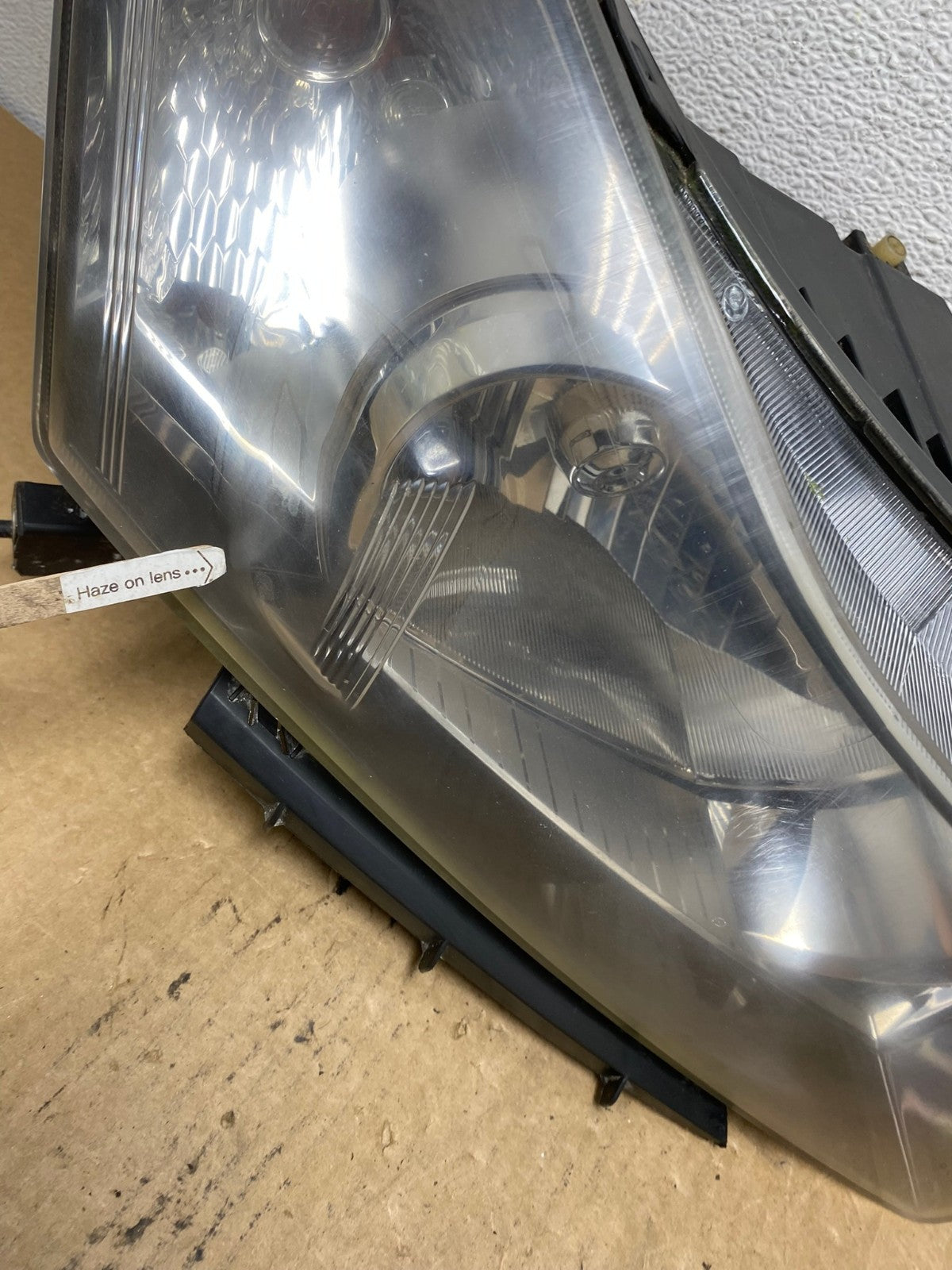 2011 to 2015 Chevrolet Cruze Halogen Left+Right Set Headlights AG2154 LK5
