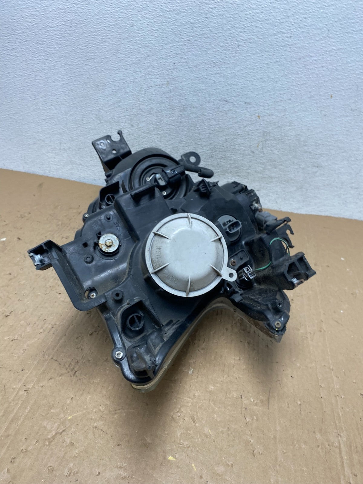 2009-2014 Nissan Maxima Headlight Left Driver Side Xenon HID AD8766 DW9