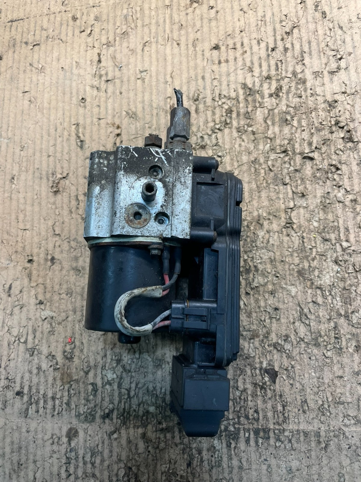 2004 2007 Ford E250 E350 Econoline Anti-Lock ABS Antilock Brake Pump V6438 DG3