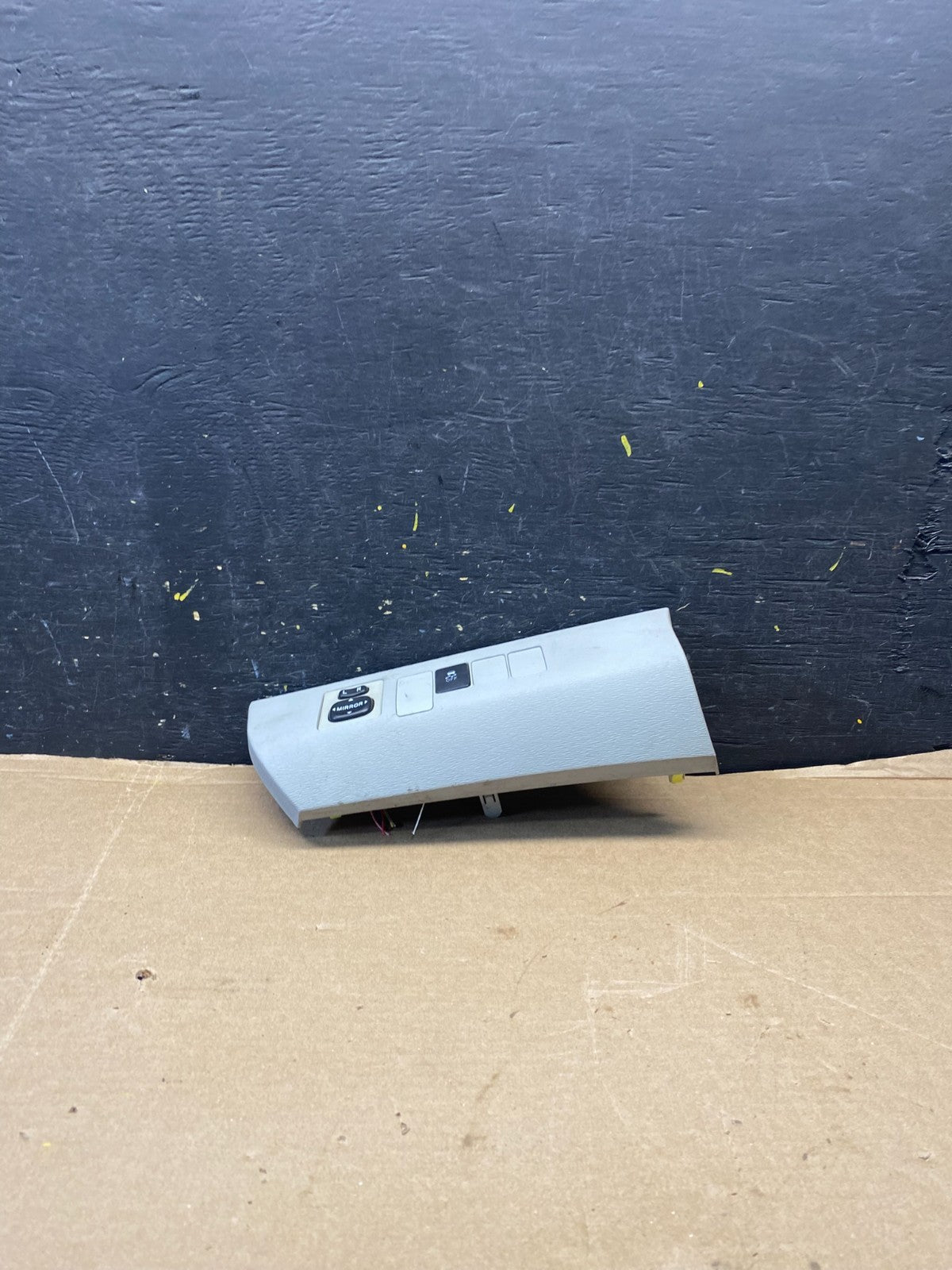 2011 to 2013 Toyota Sienna Left Side Mirror Switches Bezel Trim OEM R2495 DG1