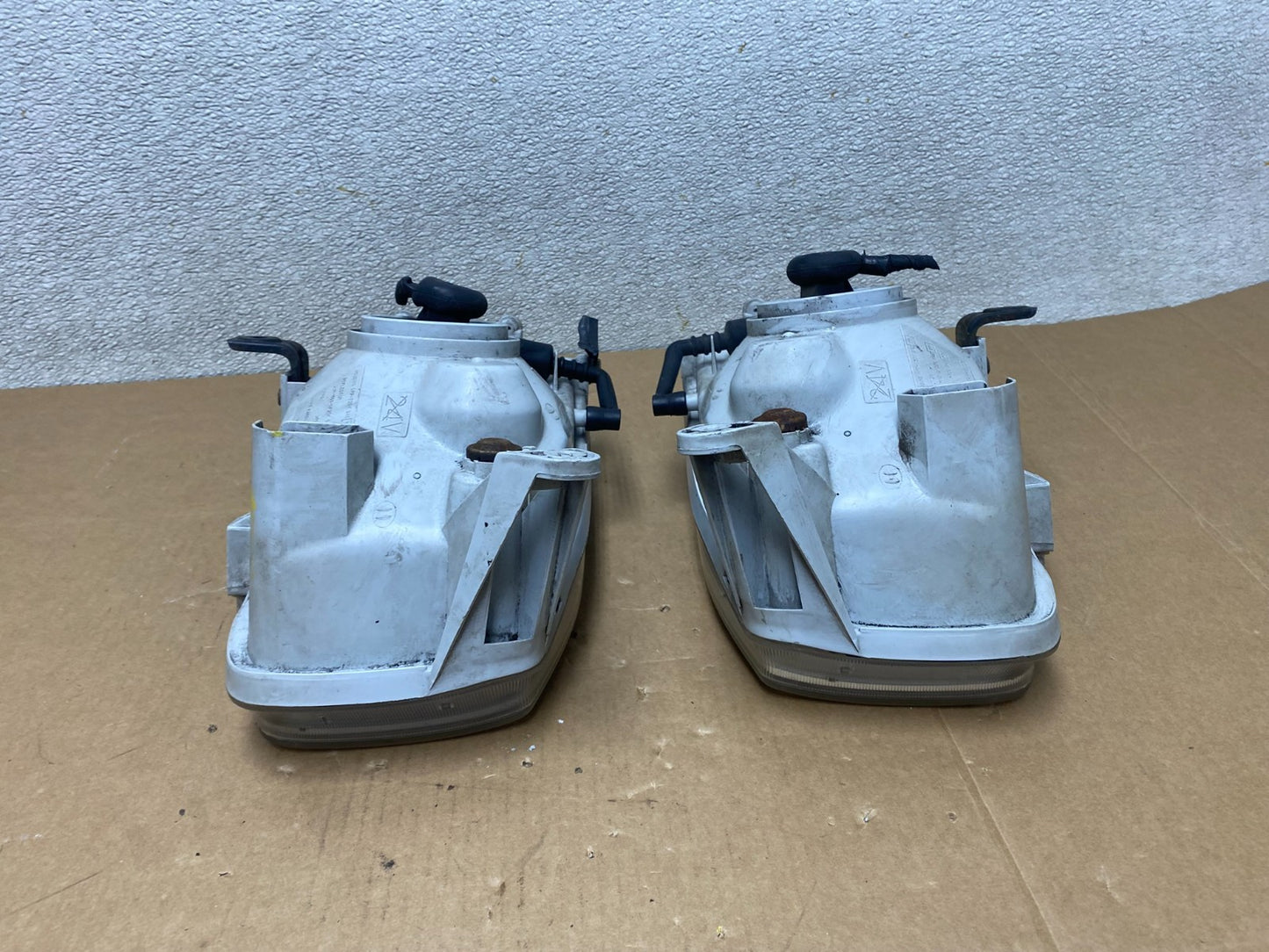 1999-2004 Nissan Pathfinder Left+Right Side Set Halogen Headlights Oem V4820 DW12