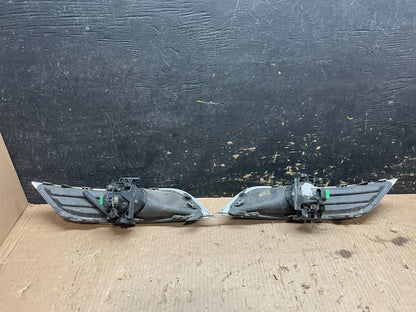 2013 to 2016 Lincoln MKT Left+Right Set Front Fog Light Bezel OEM z3496 DG3