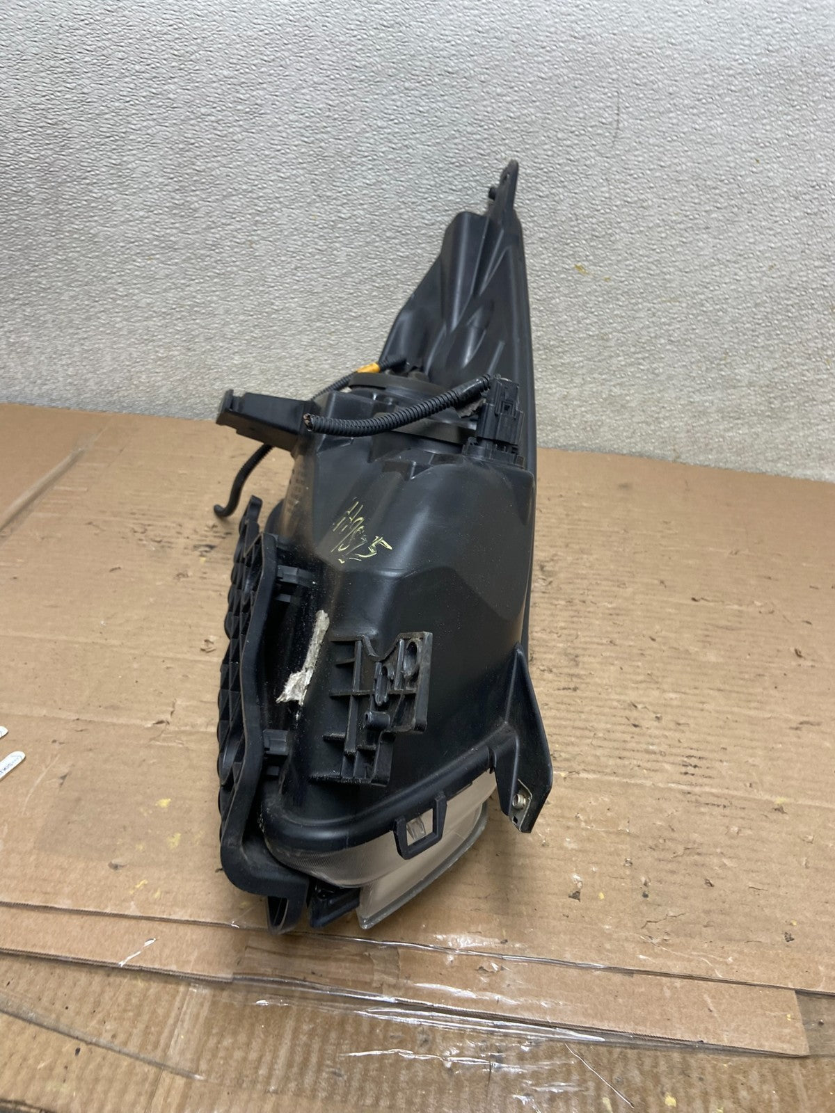 2013 - 2016 Ford Escape Headlight Left Driver Lh Side Halogen AA9525 DW7