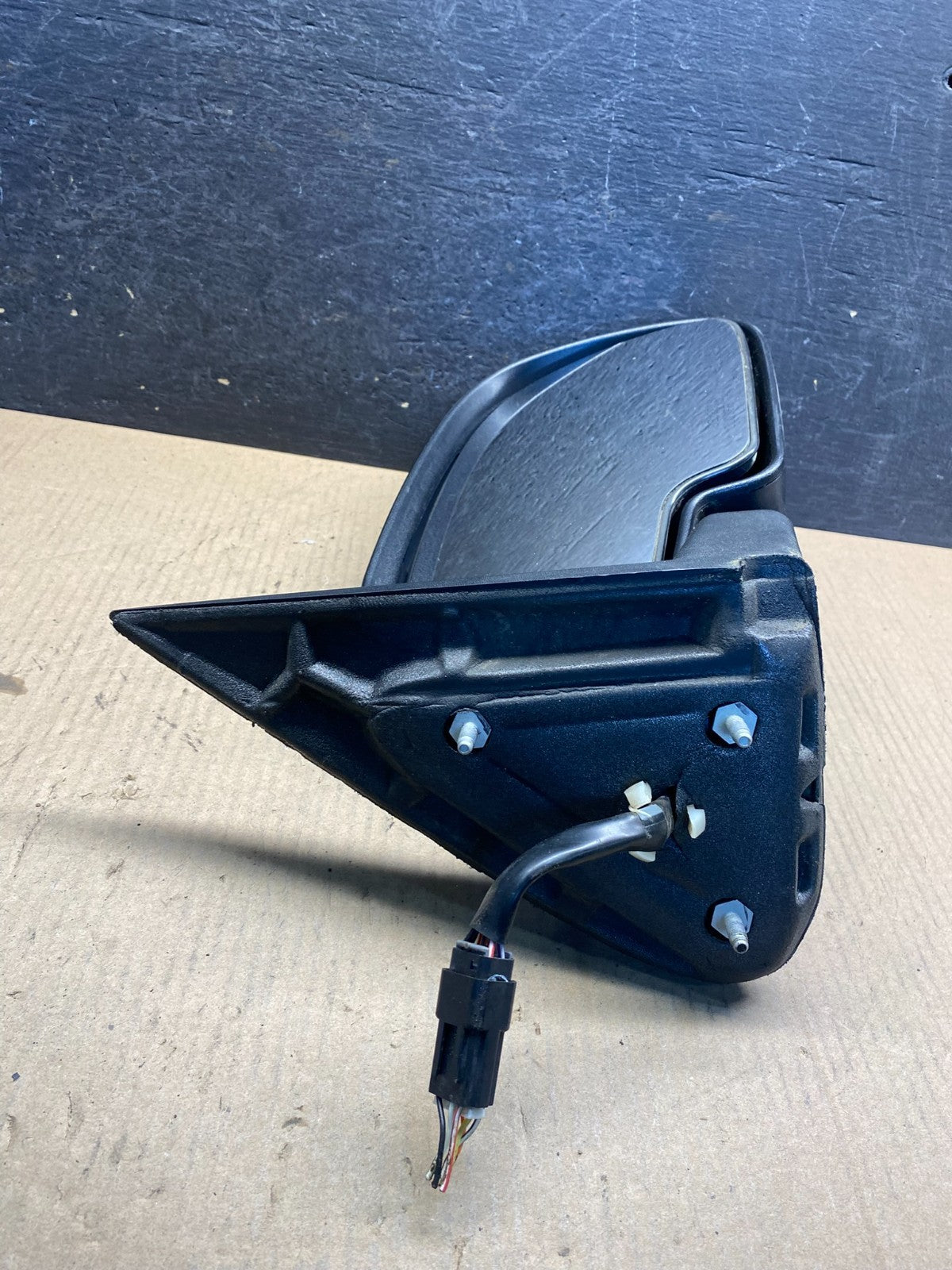 2003-2006 Chevrolet Tahoe Suburban Right Passenger Door Mirror AH4540 DW4
