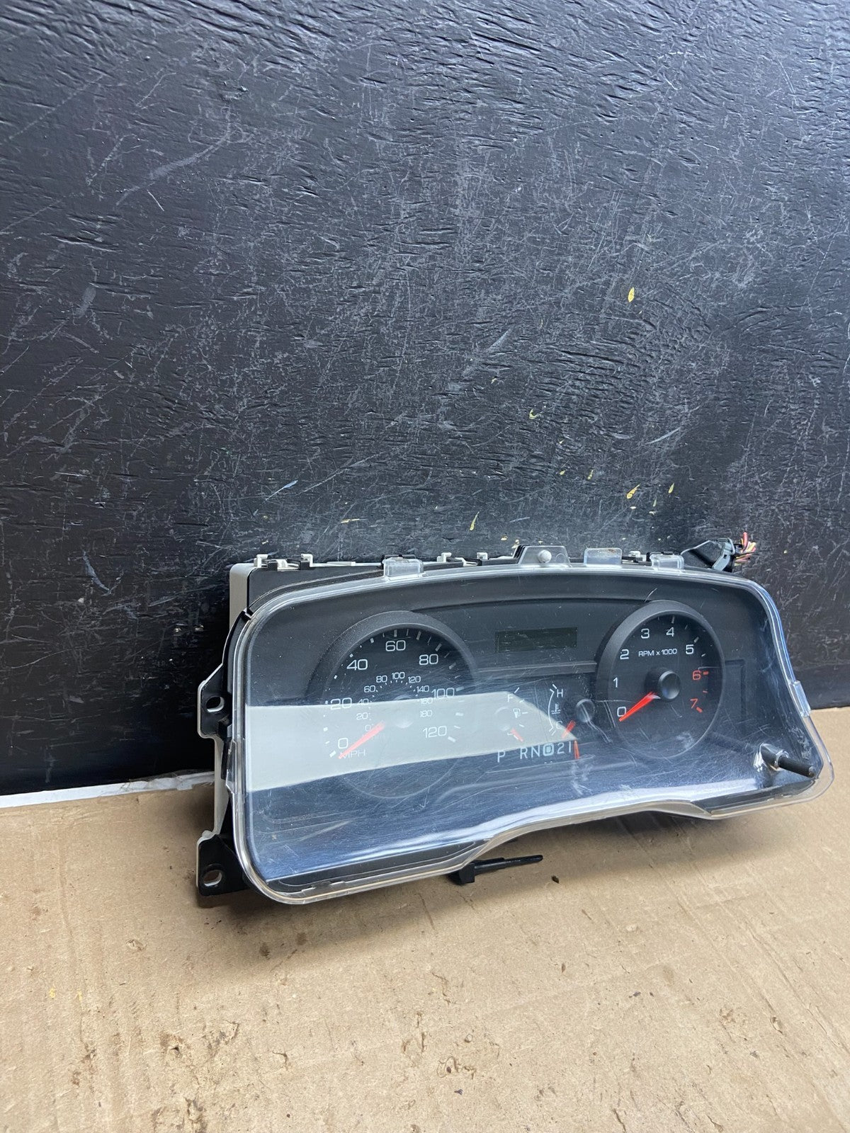 2009 to 2010 Mercury Marquis Speedometer Cluster Gauge ae2075 DG1