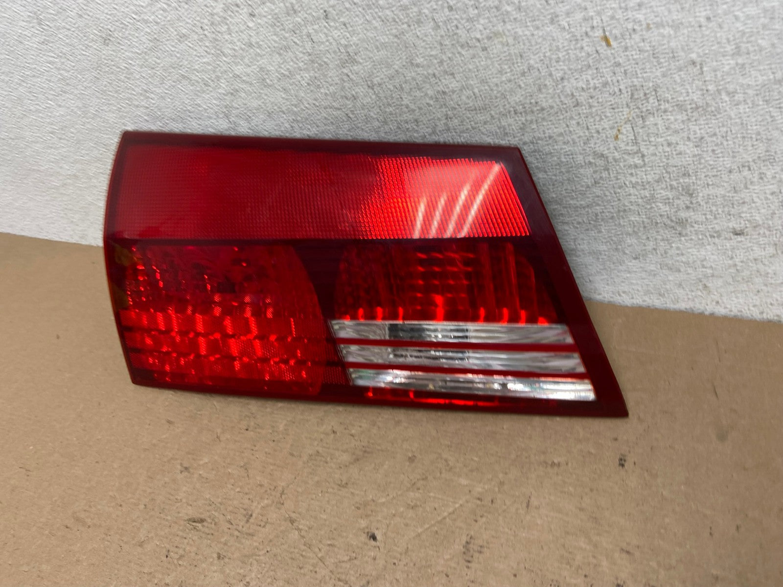 2004 - 2005 Toyota Sienna Left Driver LH Side Inner Tail Light AF5043 LK1