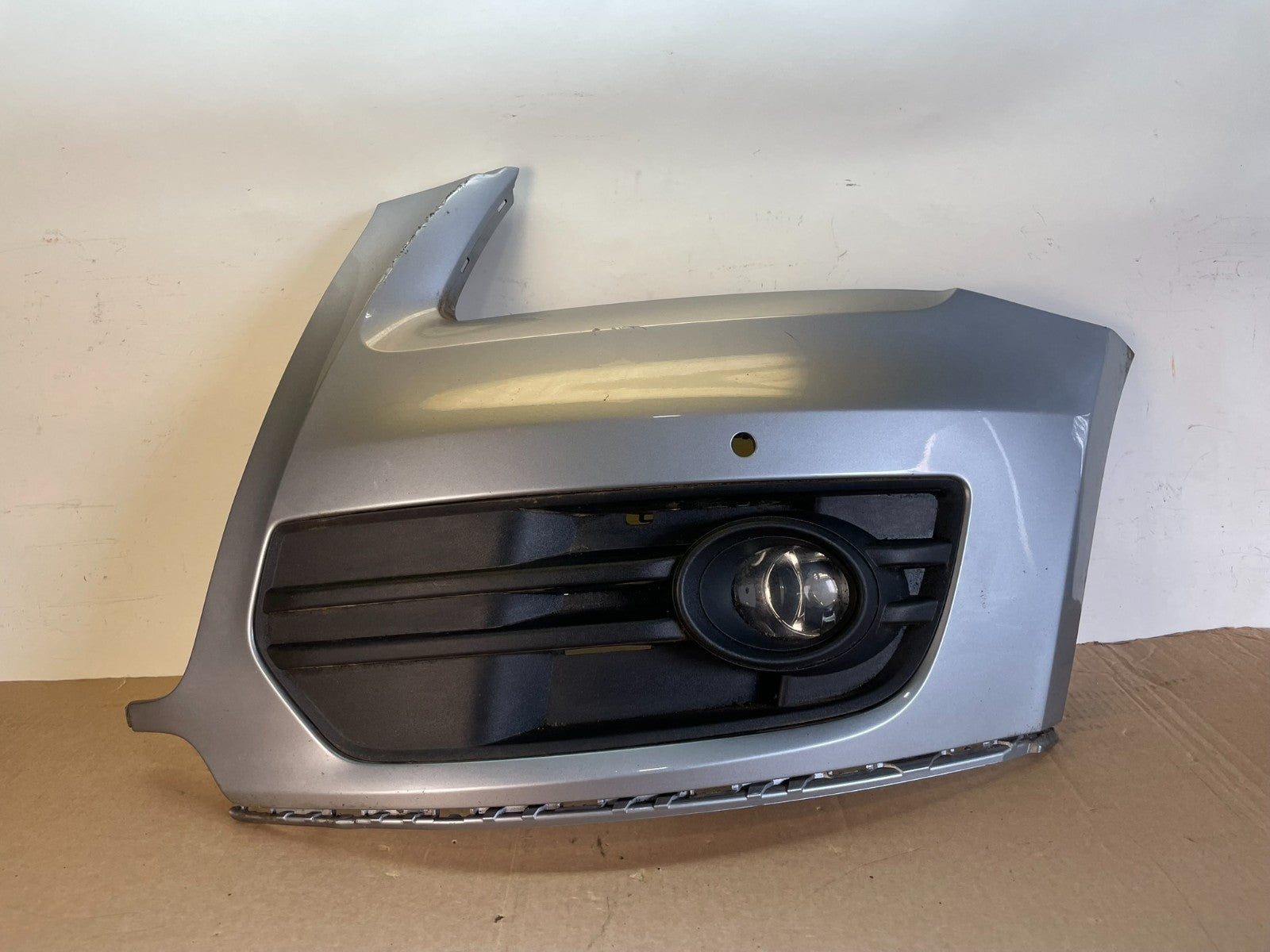 2009 to 2012 Audi Q5 Front Left Driver Side Bumper Cover ag7610 DG0
