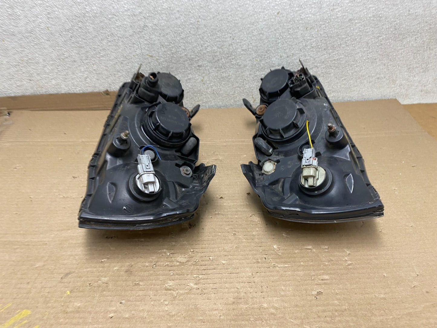2004 2005 2006 Hyundai Elantra Left+Right Set Halogen Headlights U0824 DW12