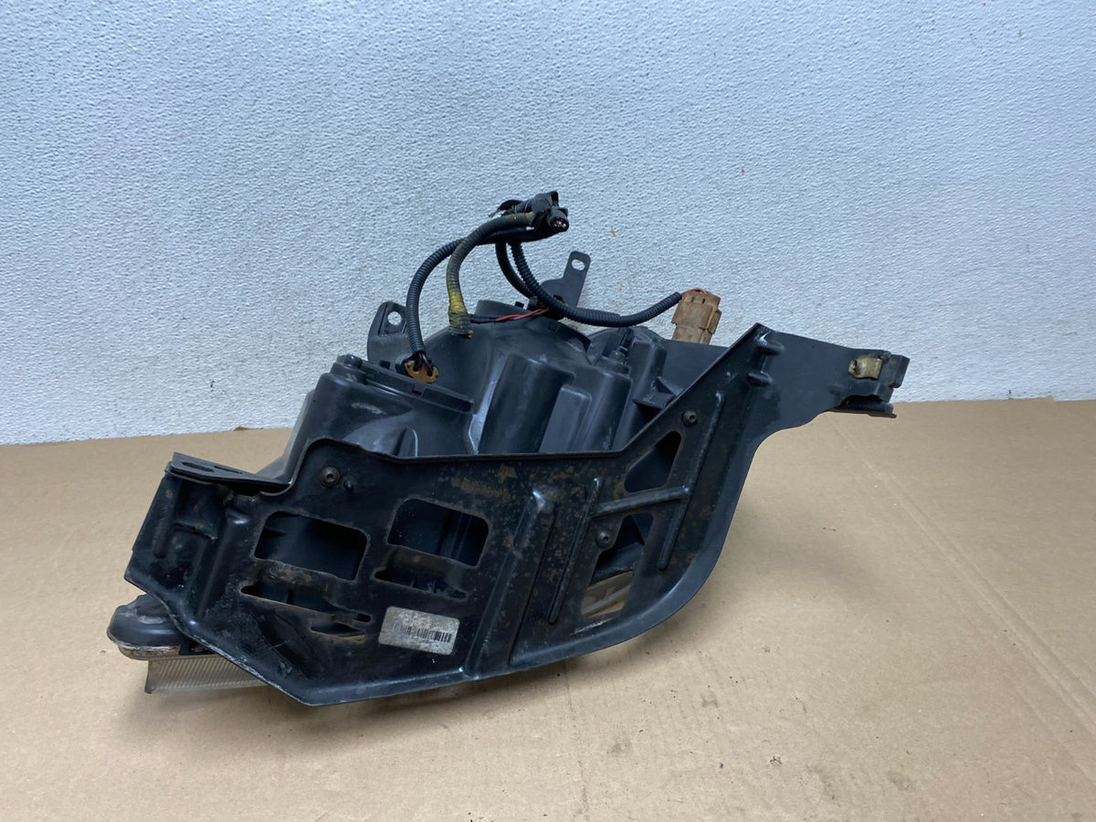 2005 to 2007 Ford Five Hundred Halogen Right Passenger Side Headlight AG4540 DW8