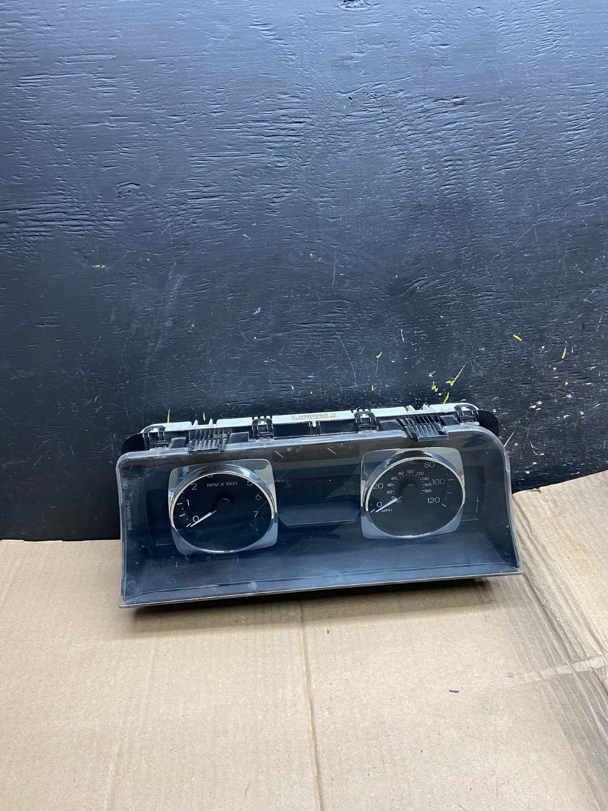2006 Lincoln Zephyr Speedometer Gauge Cluster OEM X1716 DG0