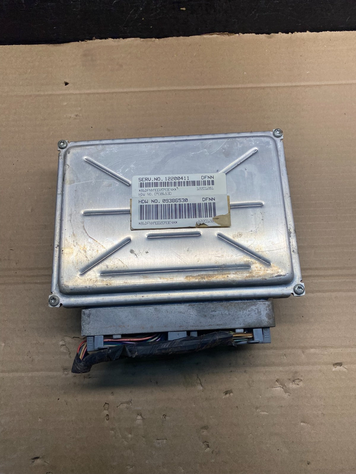 2001-2002 Silverado Tahoe Engine Computer Module 12200411 ECM ECU AD9431 DG0