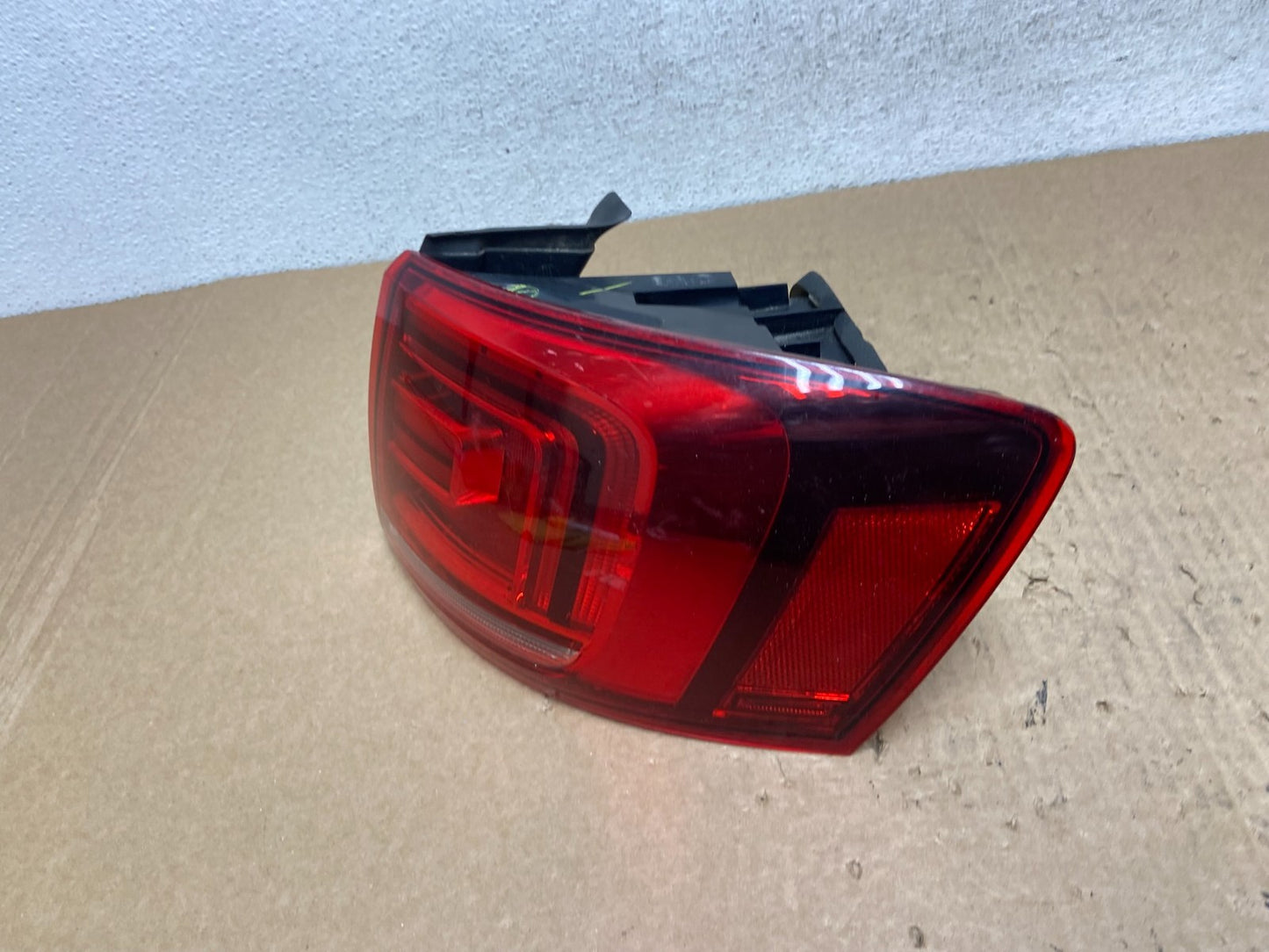 2013 - 2014 Volkswagen Jetta Hybrid Right Passenger LED Tail Light AF7954 GD1
