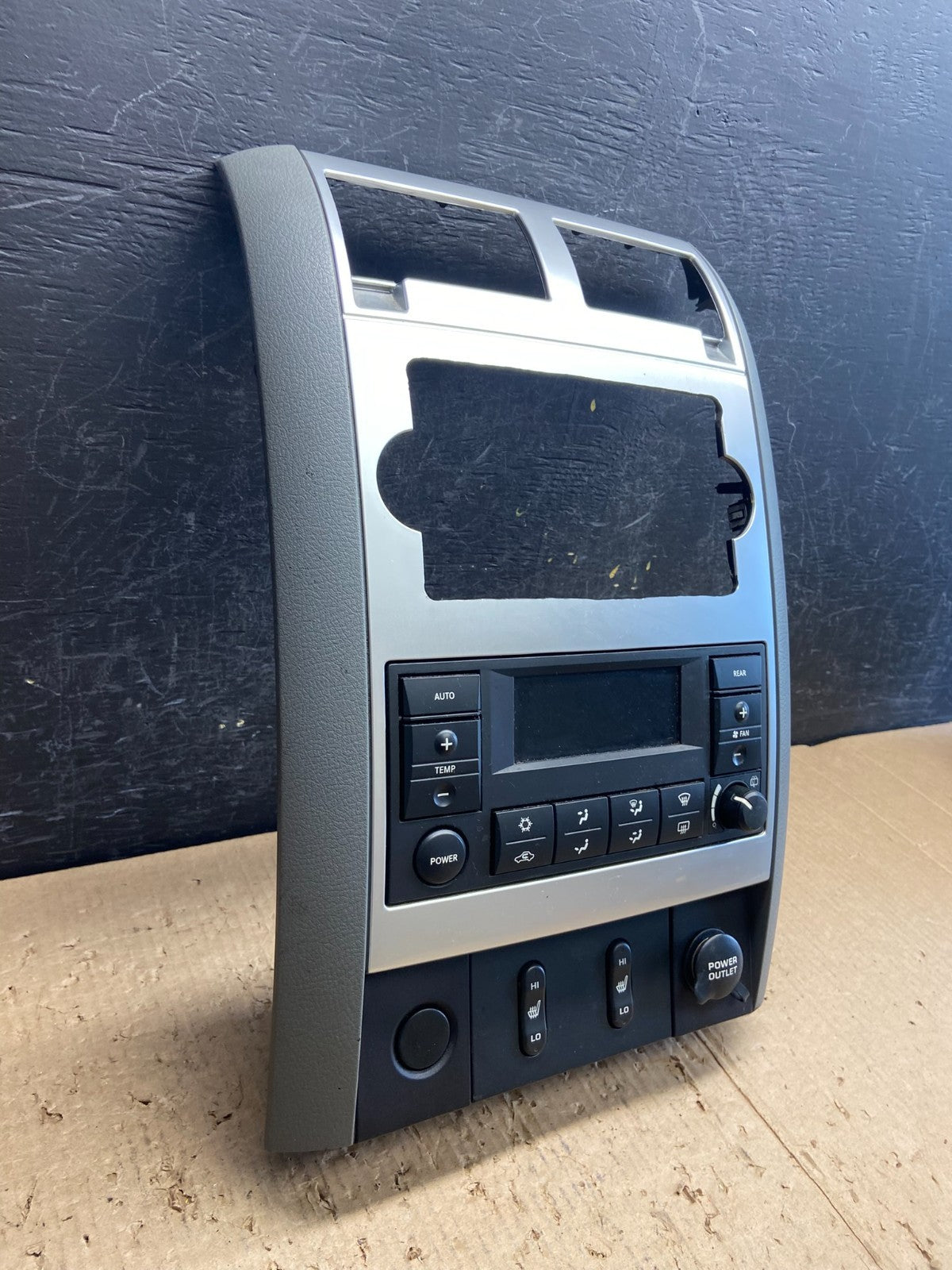 2005-2009 Dodge Durango Heat AC Climate Temp Control Radio Bezel af1616 DG1