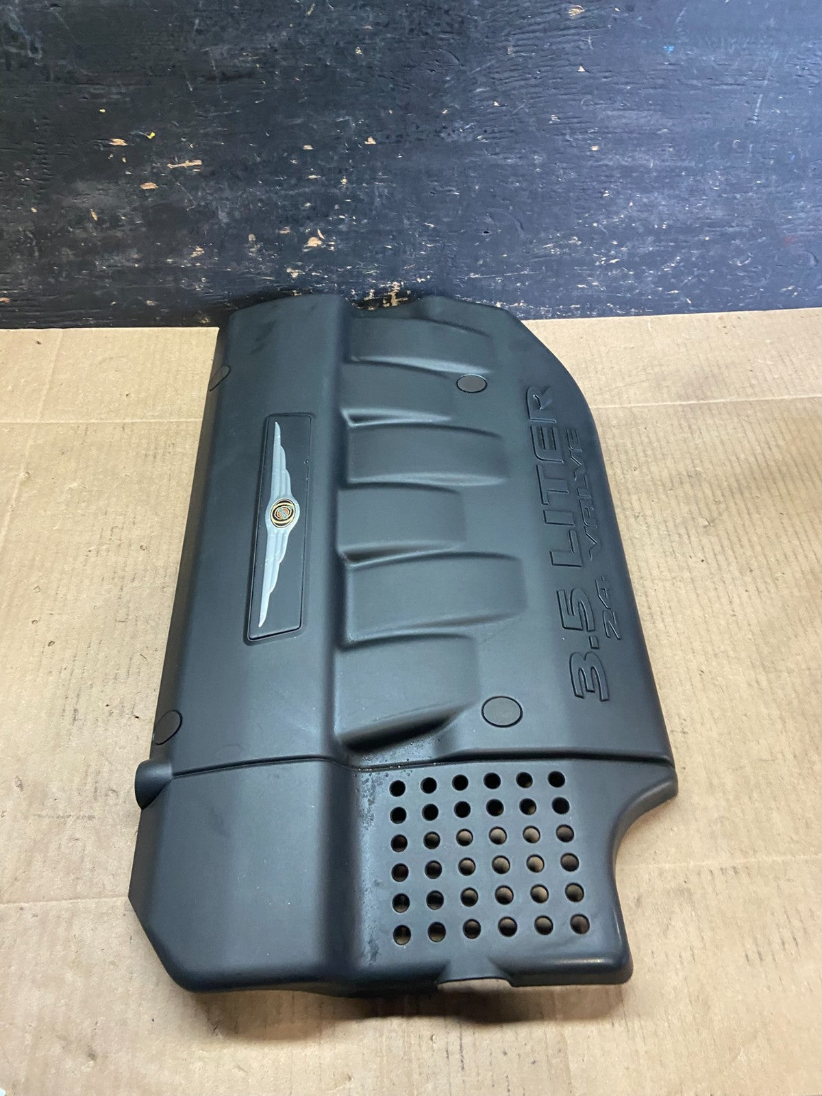 2004 2005 2006 Chrysler Pacifica 3.5L Engine Cover Motor R7346 DG3