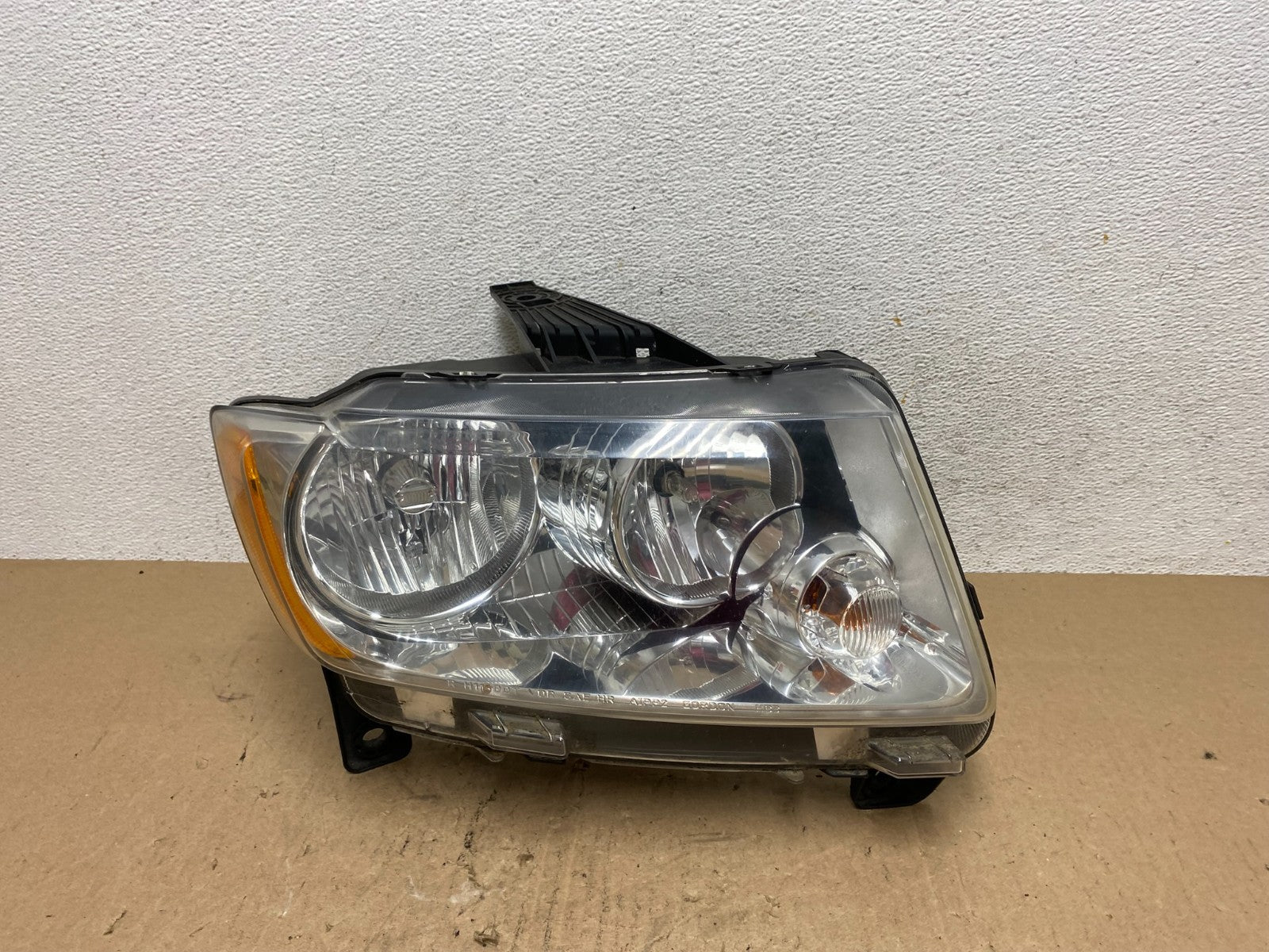 2011-2013 Jeep Grand Cherokee Right Passenger Halogen Headlight AE6505 DW0