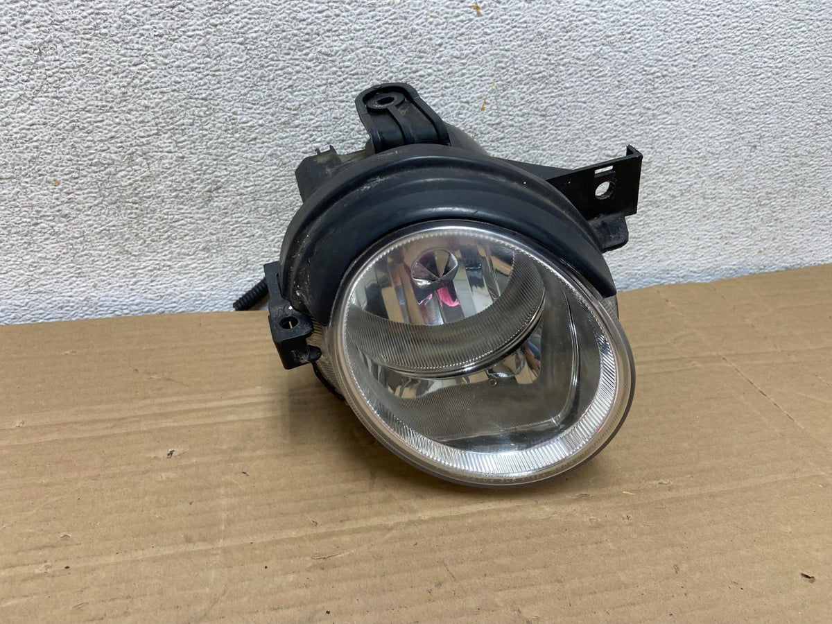2003 to 2005 Kia Optima Left+Right Side Inner Headlight AG89150