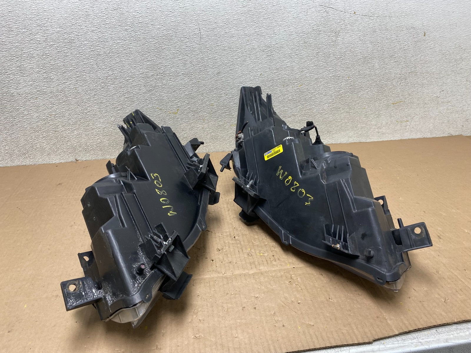 2010-2013 Mazda 3 Halogen Left+Right Side Headlights W0803 DW15