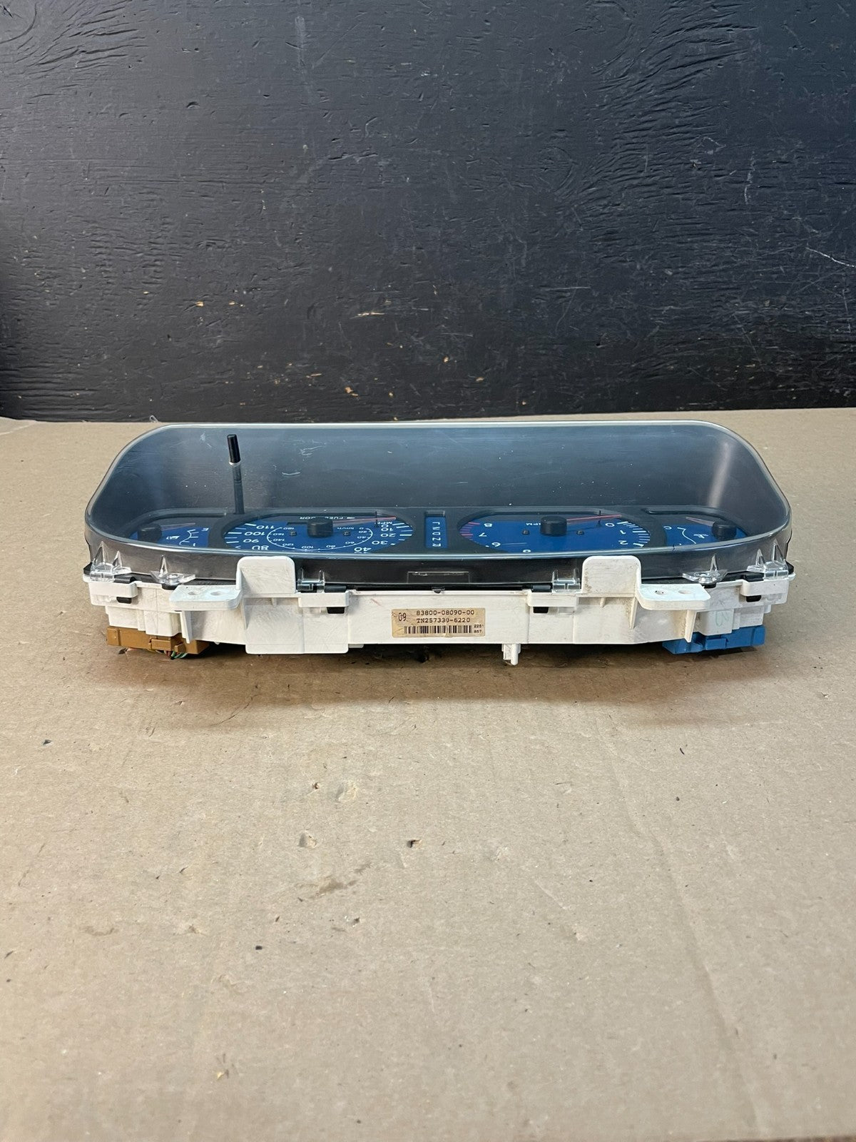 2001 2003 Toyota Sienna Speedometer Cluster Gauge AE3324 DG8