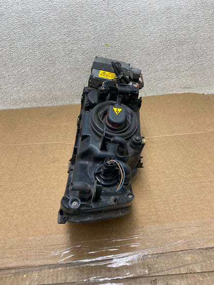 2001-2003 BMW E39 5 Series Headlight Right Passenger Side XENON Z1259 DW8